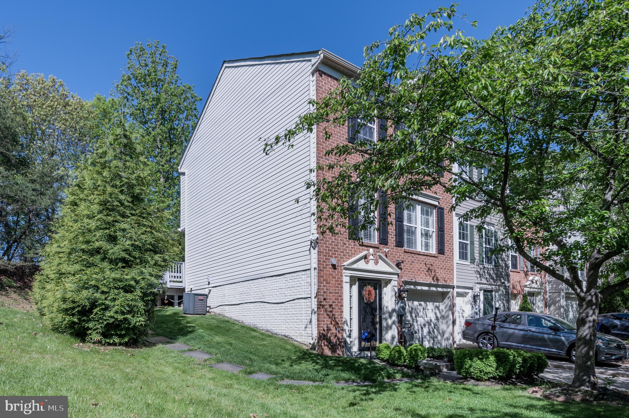 HAMMONDS OVERLOOK - Residential