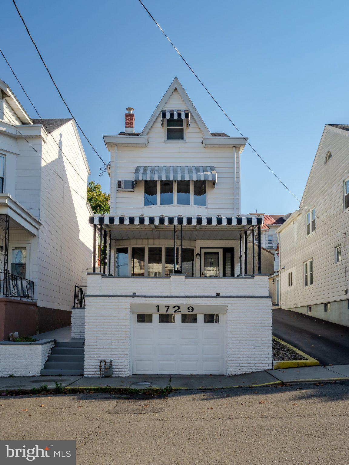1729 W NORWEGIAN STREET
