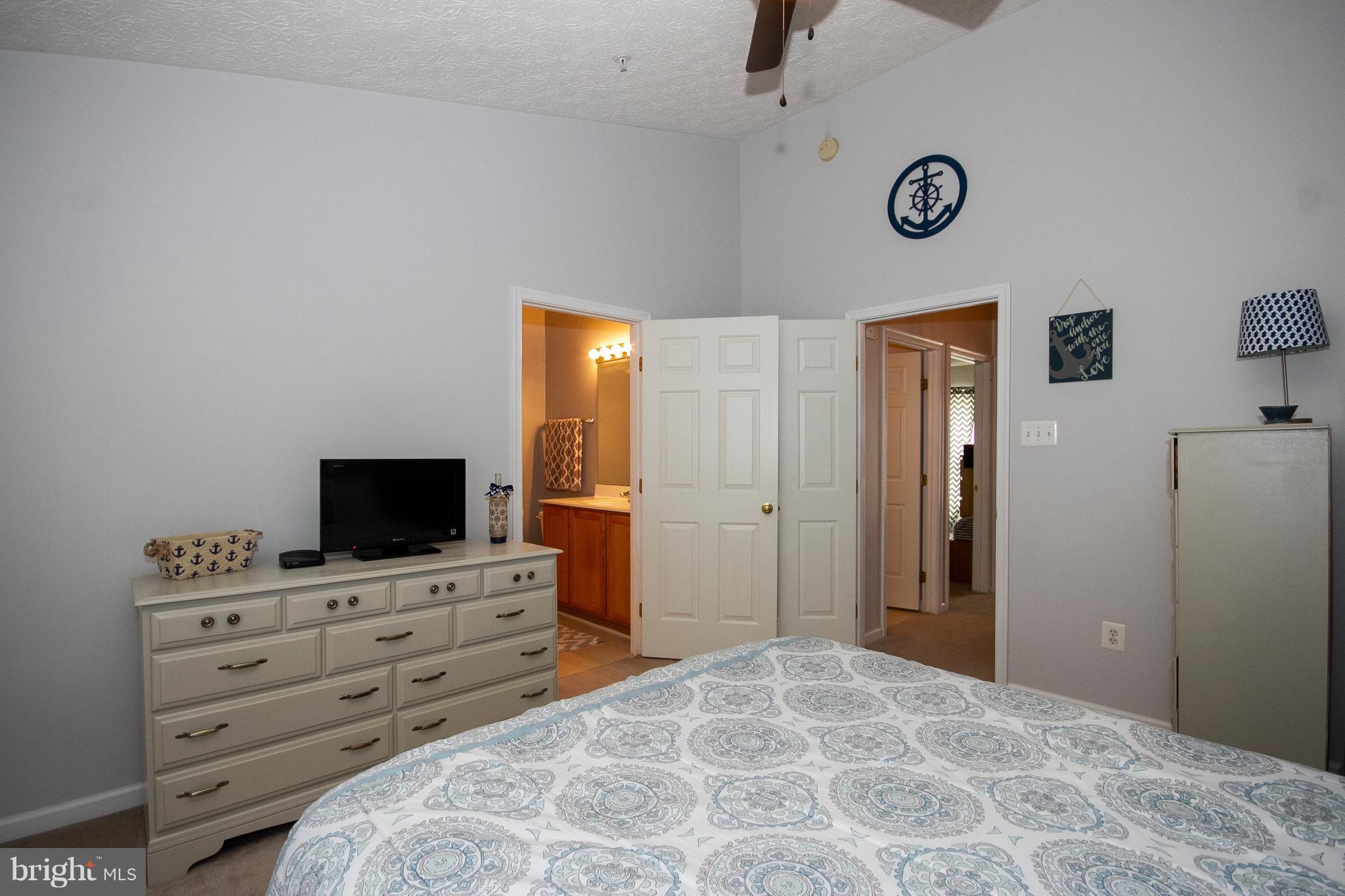 HOLLY WOODS - Residential