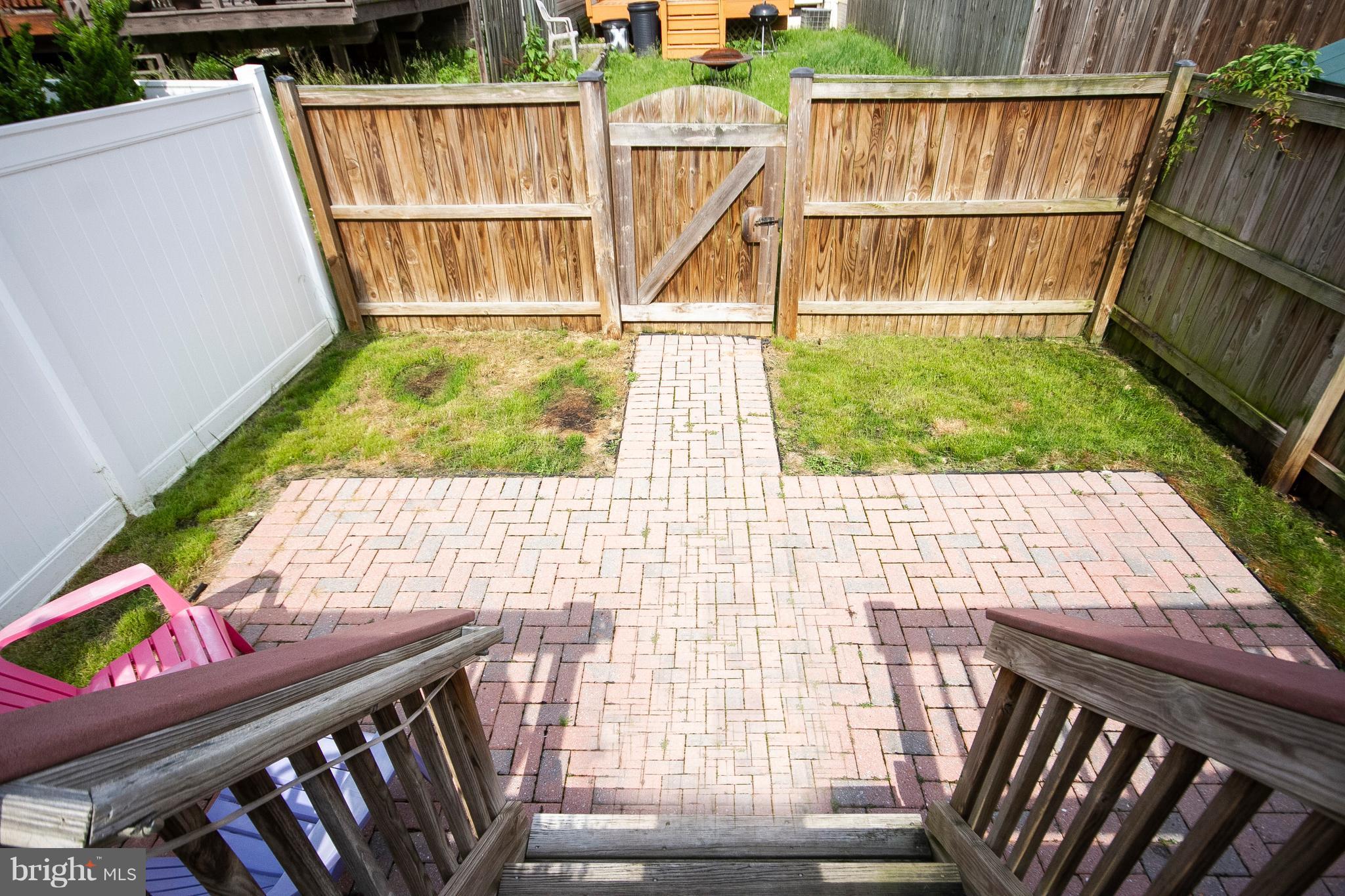 HOLLY WOODS - Residential