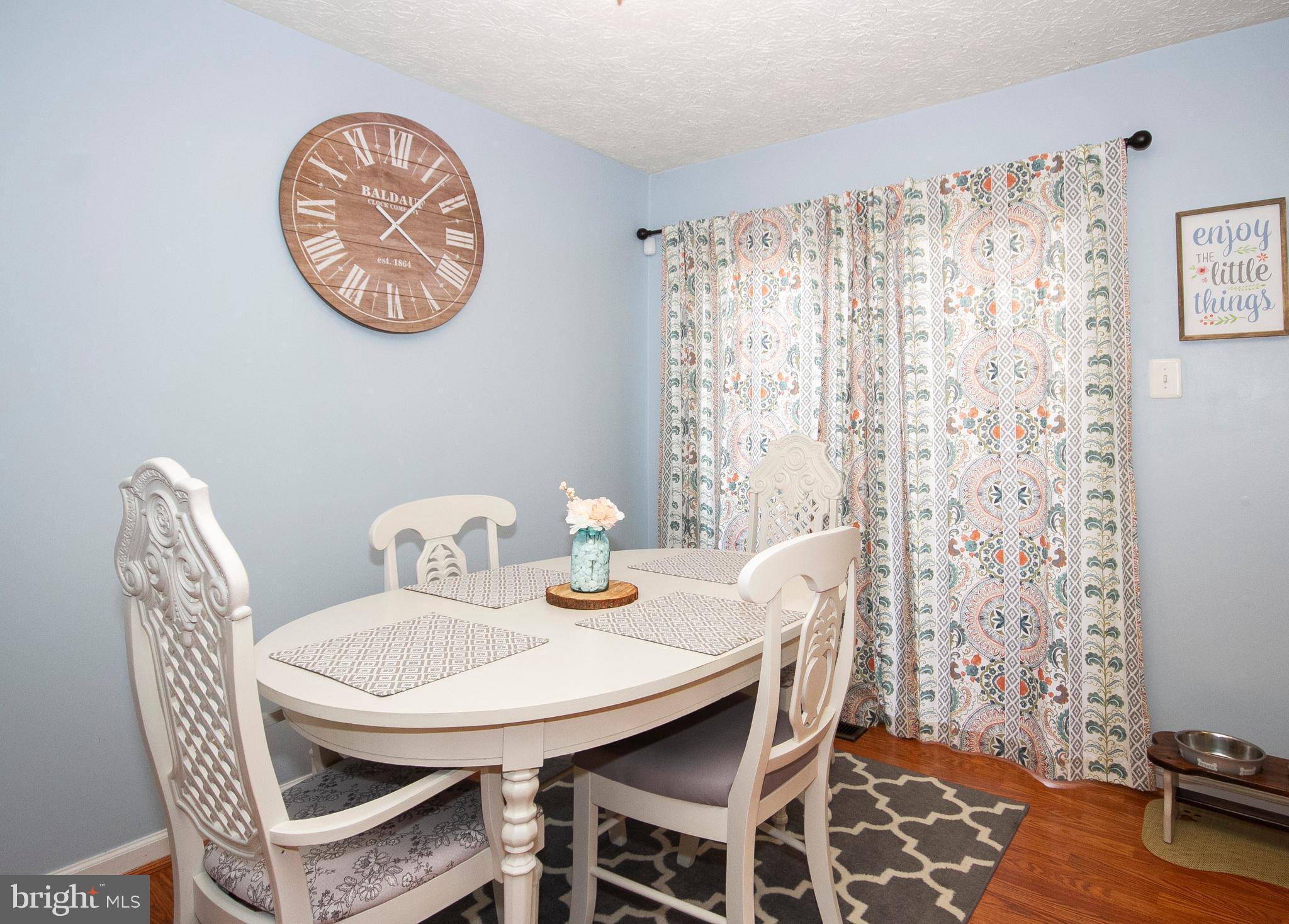 HOLLY WOODS - Residential