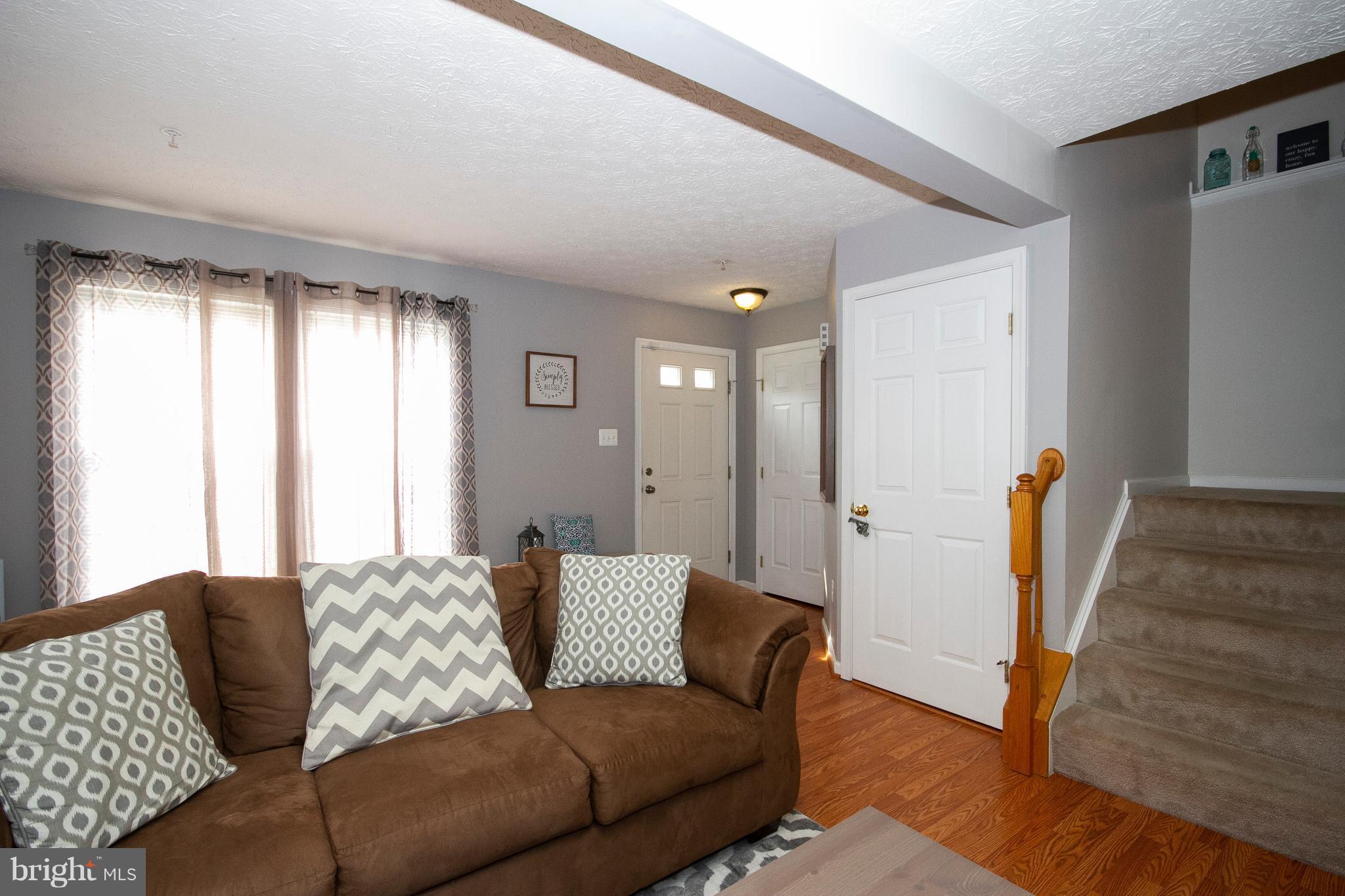 HOLLY WOODS - Residential