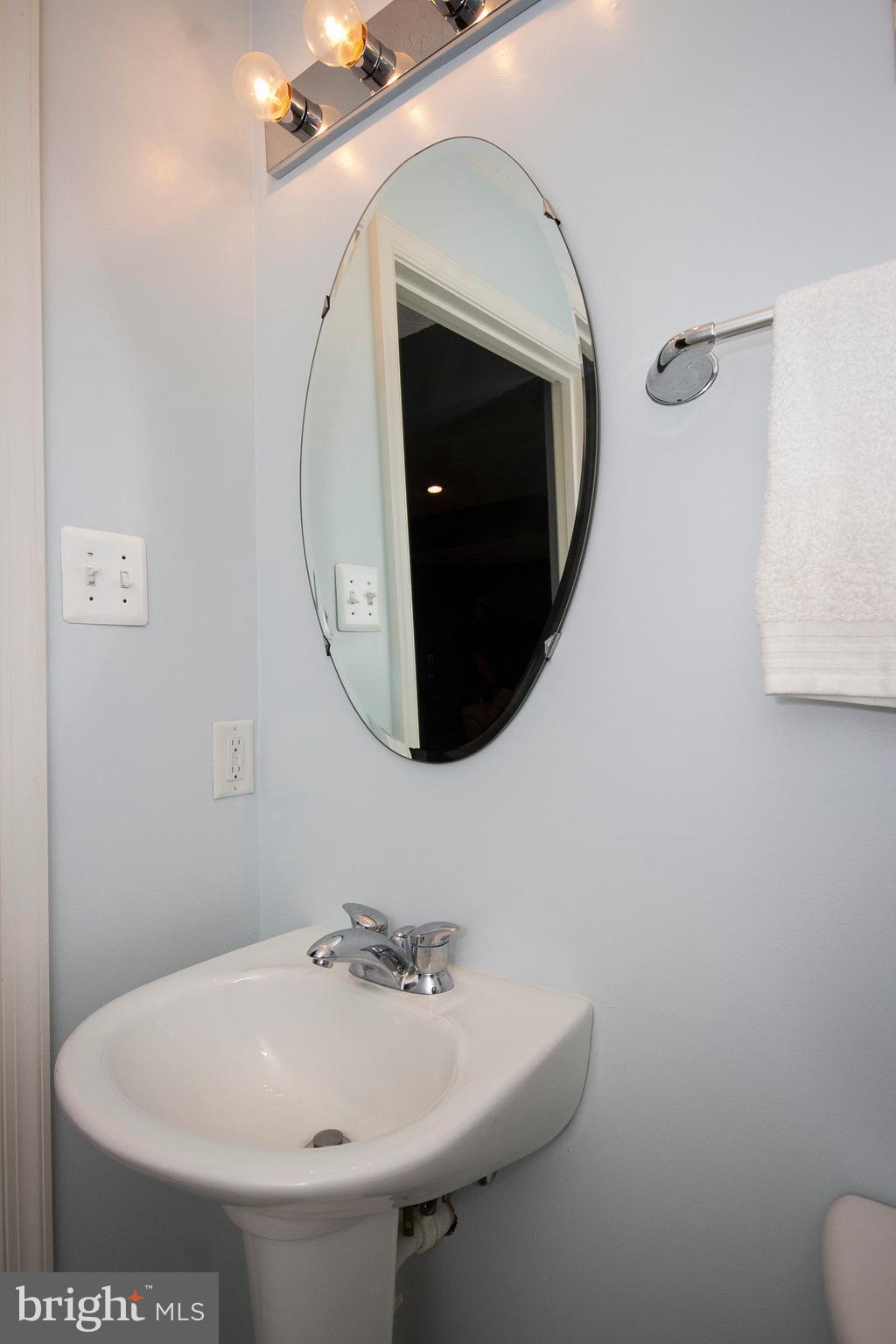 HOLLY WOODS - Residential