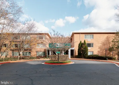 10570 Main Street Unit 424, Fairfax, VA MLS: VAFC2008130