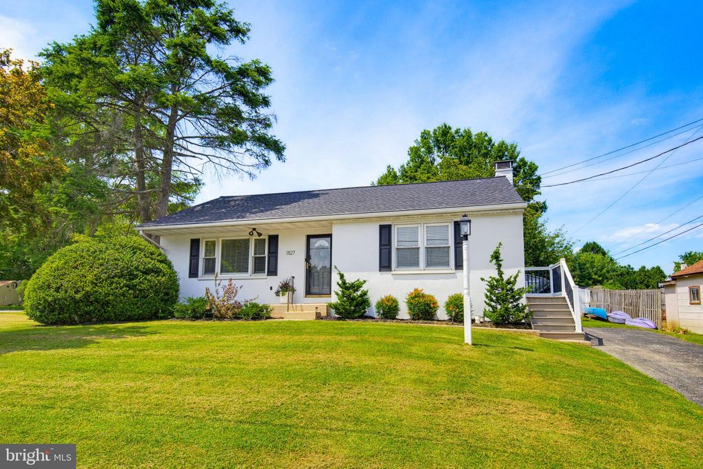 Photo of 1827 Woodland Avenue, LANCASTER, PA 17602 (MLS # PALA2091878)