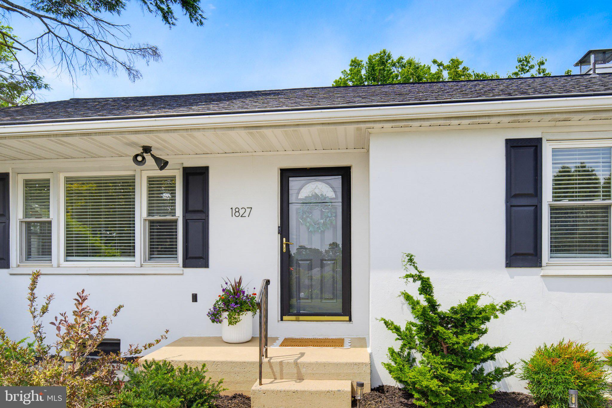 1827 WOODLAND AVENUE