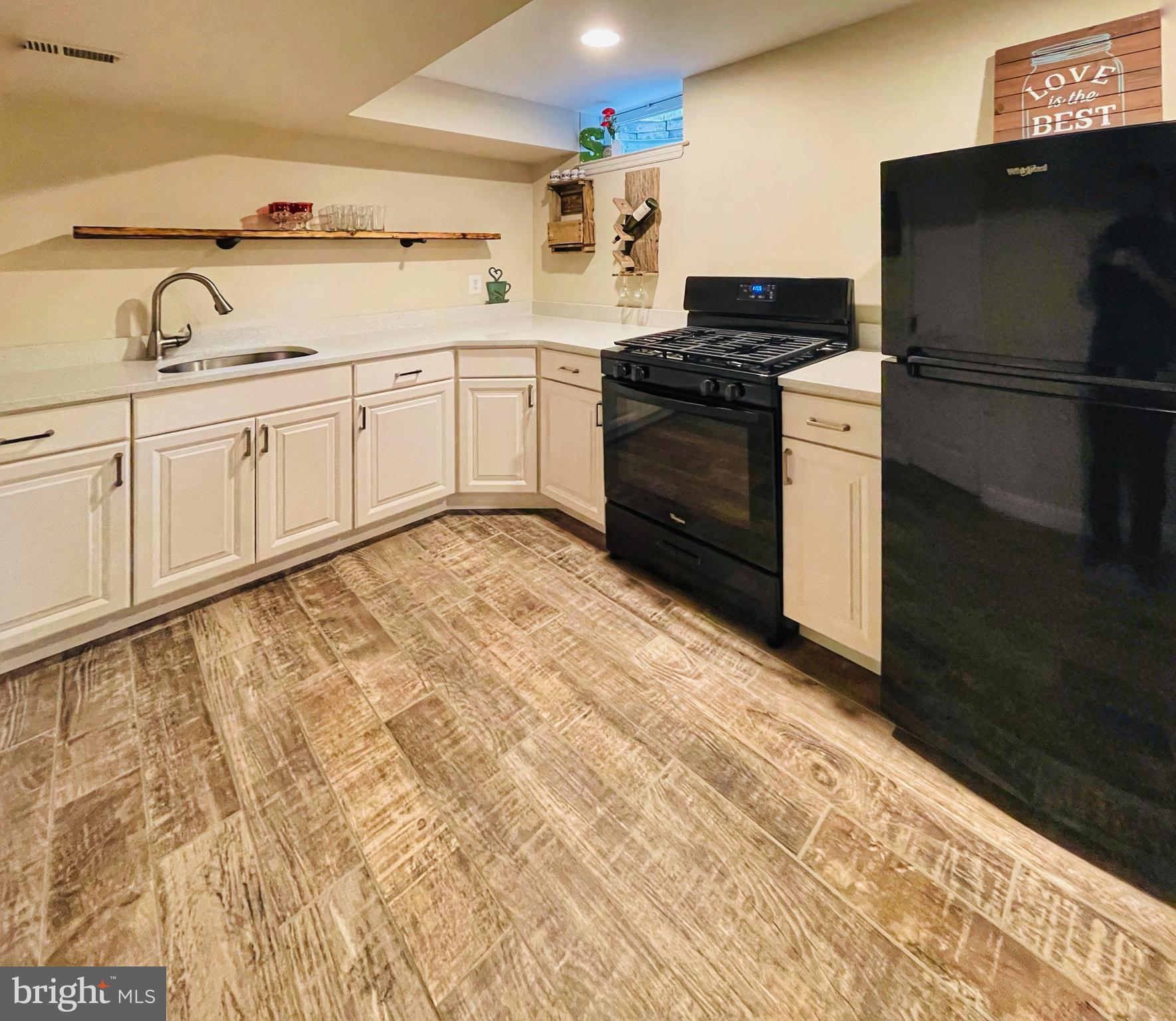 HICKORY OVERLOOK - Residential