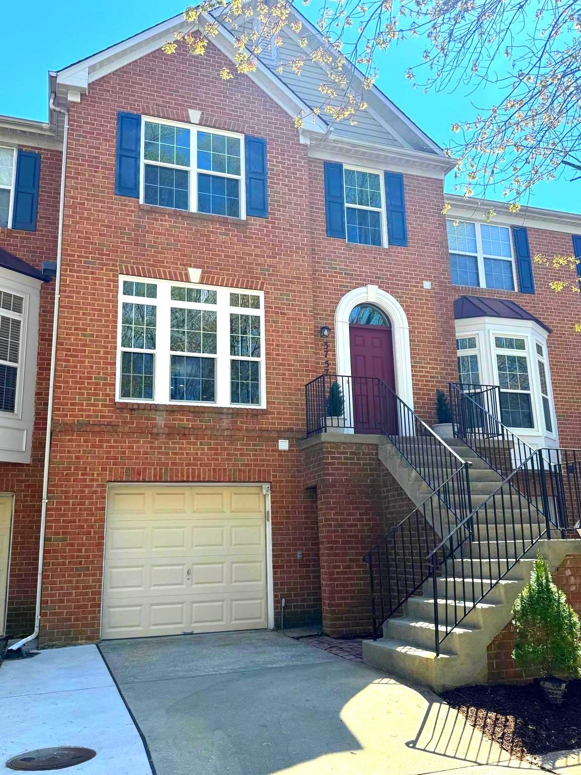 SOUTH RIVER COLONY - Residential