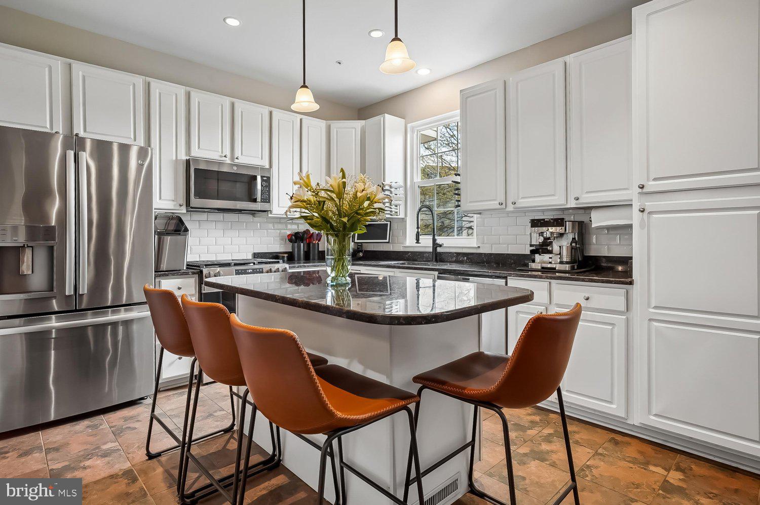 SOUTH RIVER COLONY - Residential