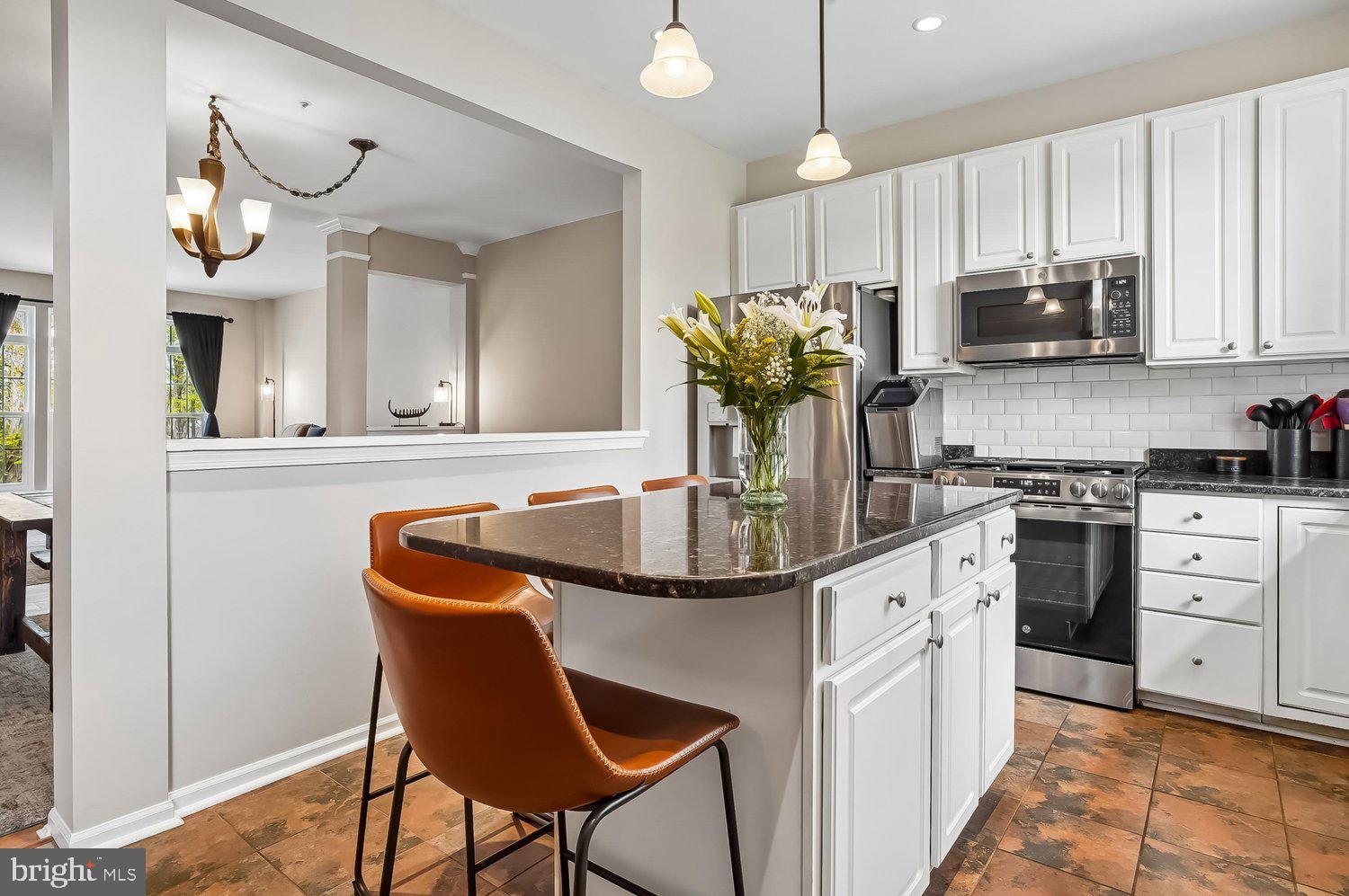 SOUTH RIVER COLONY - Residential