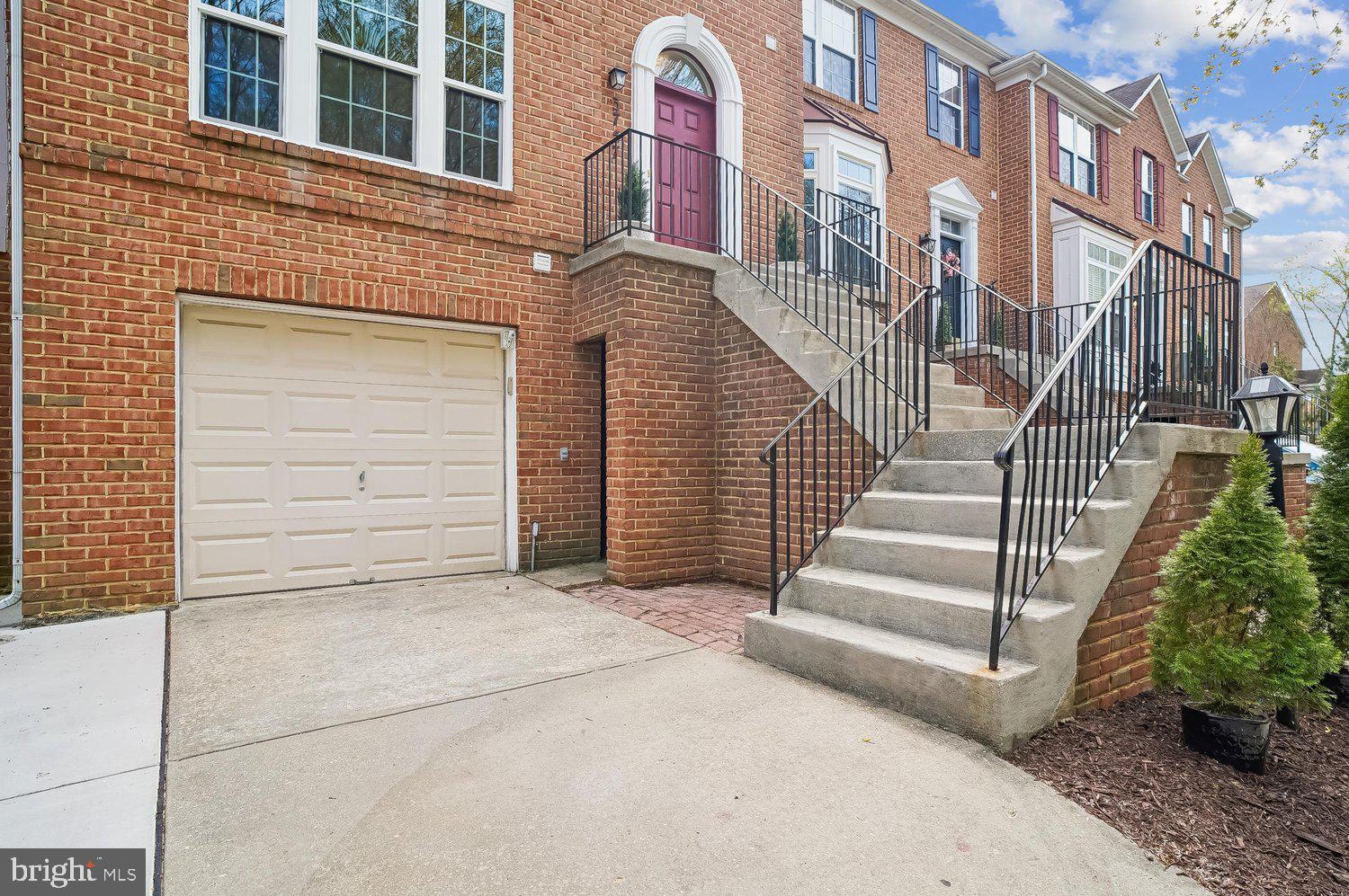 SOUTH RIVER COLONY - Residential