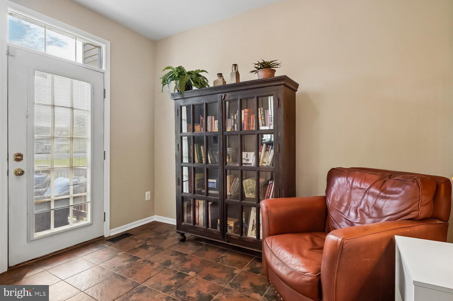 SOUTH RIVER COLONY - Residential