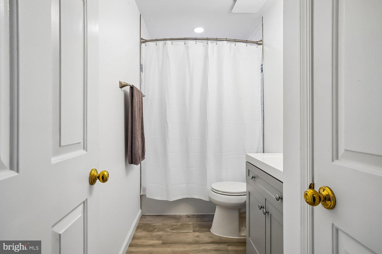 SOUTH RIVER COLONY - Residential