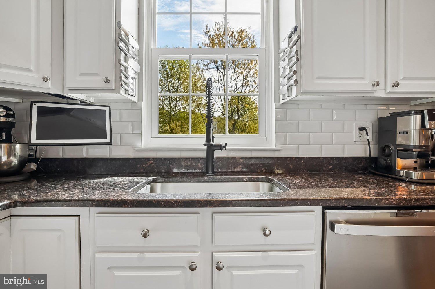 SOUTH RIVER COLONY - Residential