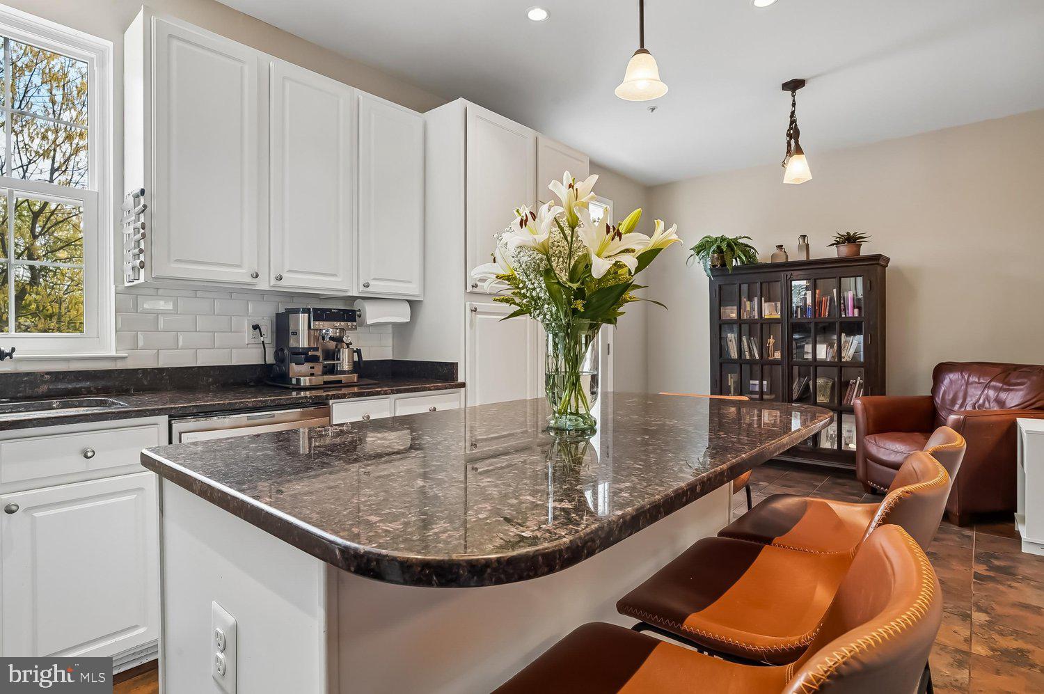 SOUTH RIVER COLONY - Residential