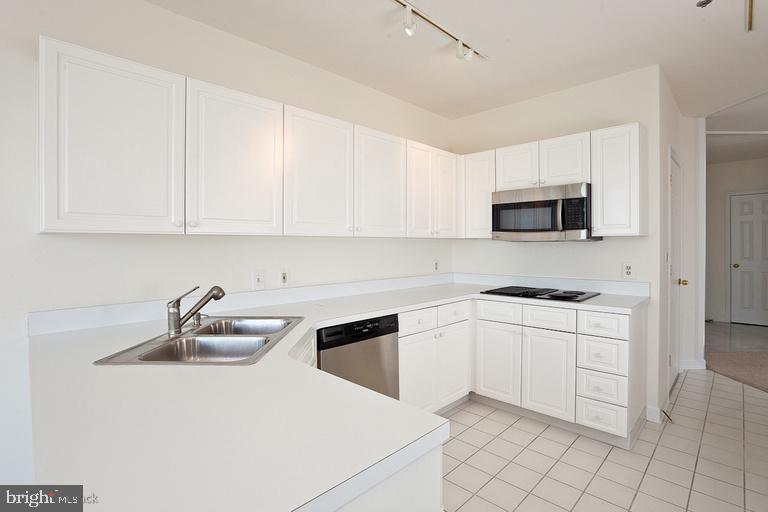 HARBORVIEW - Residential Lease