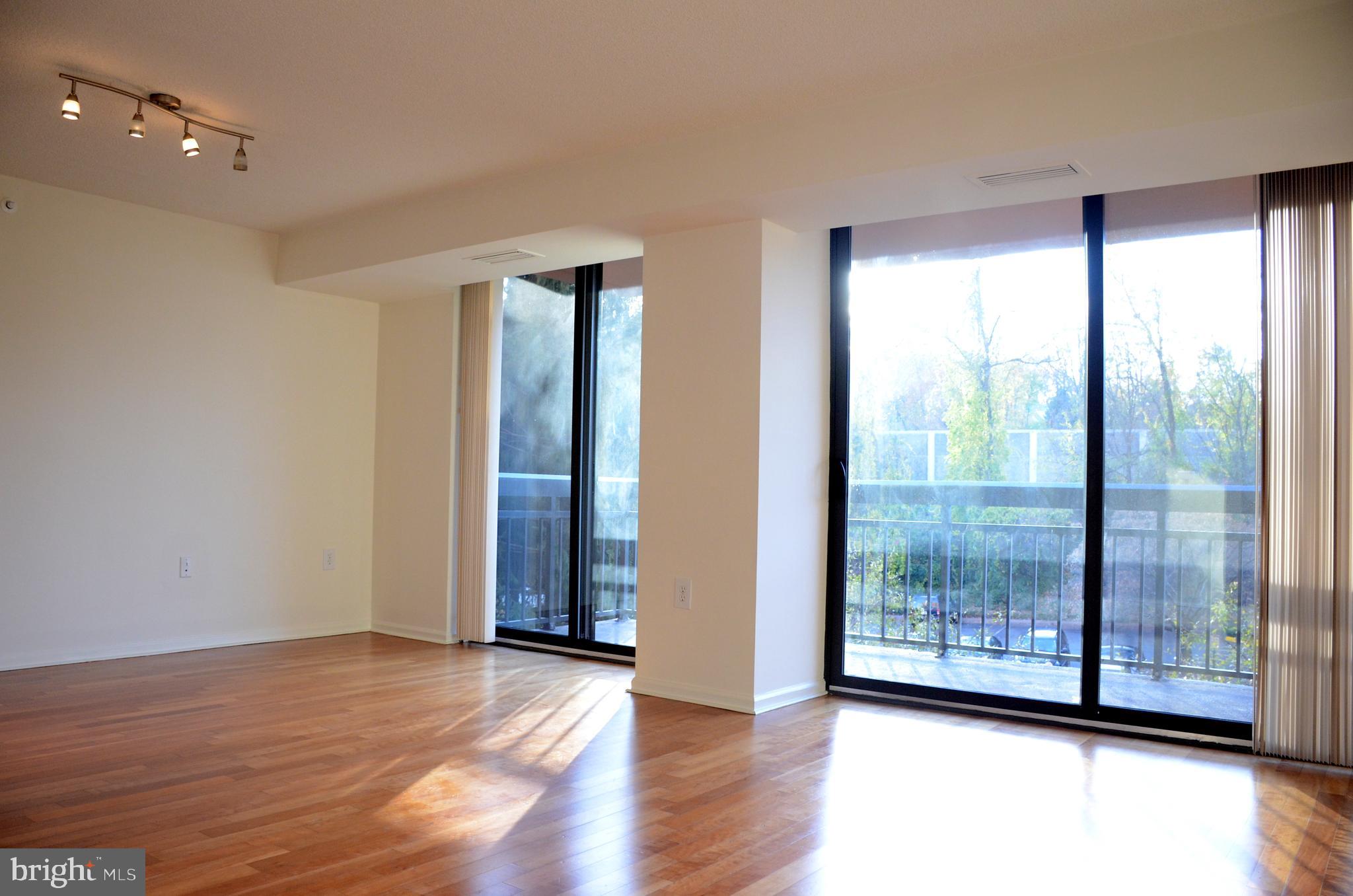 RENAISSANCE - Residential Lease