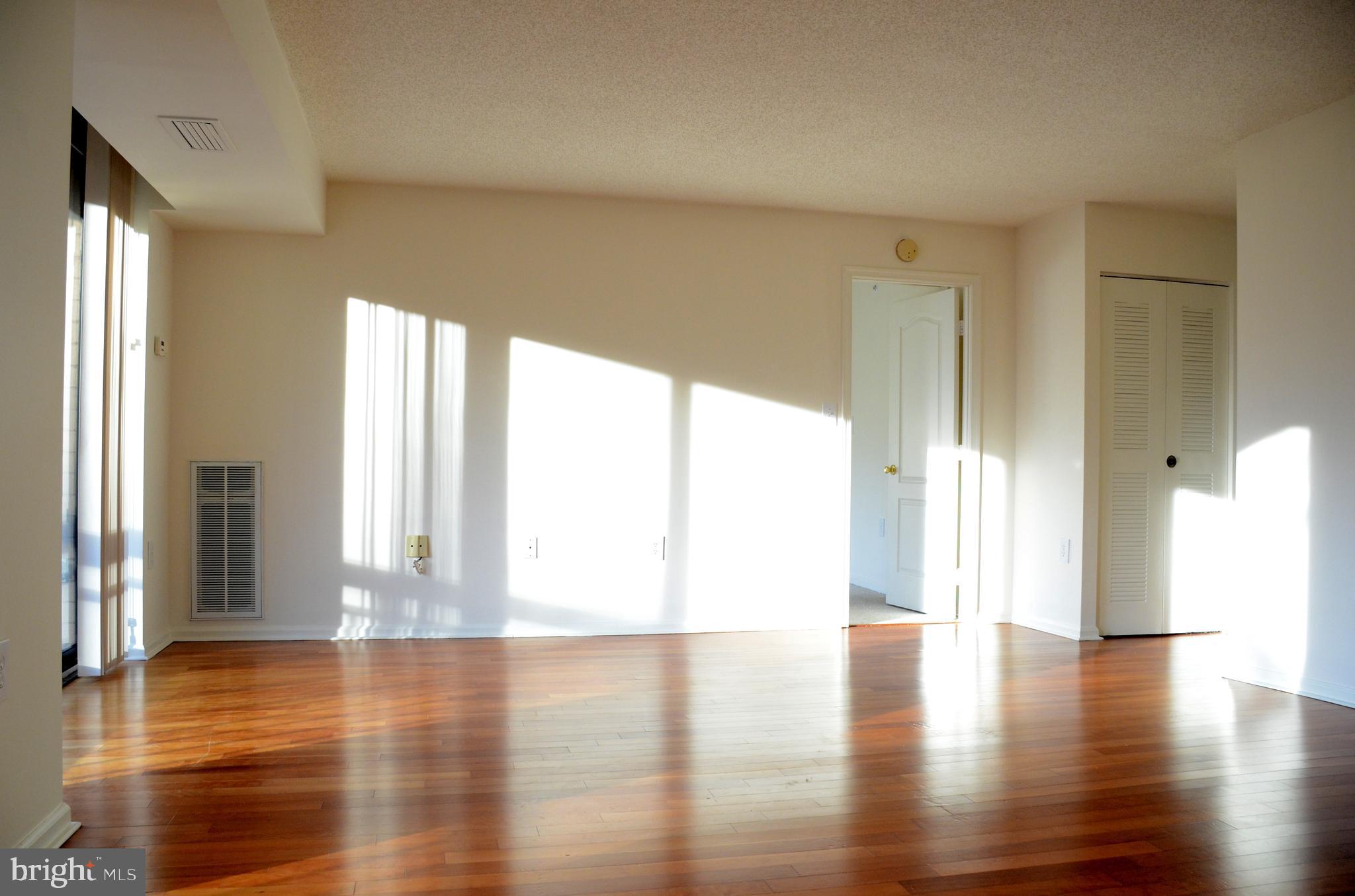 RENAISSANCE - Residential Lease