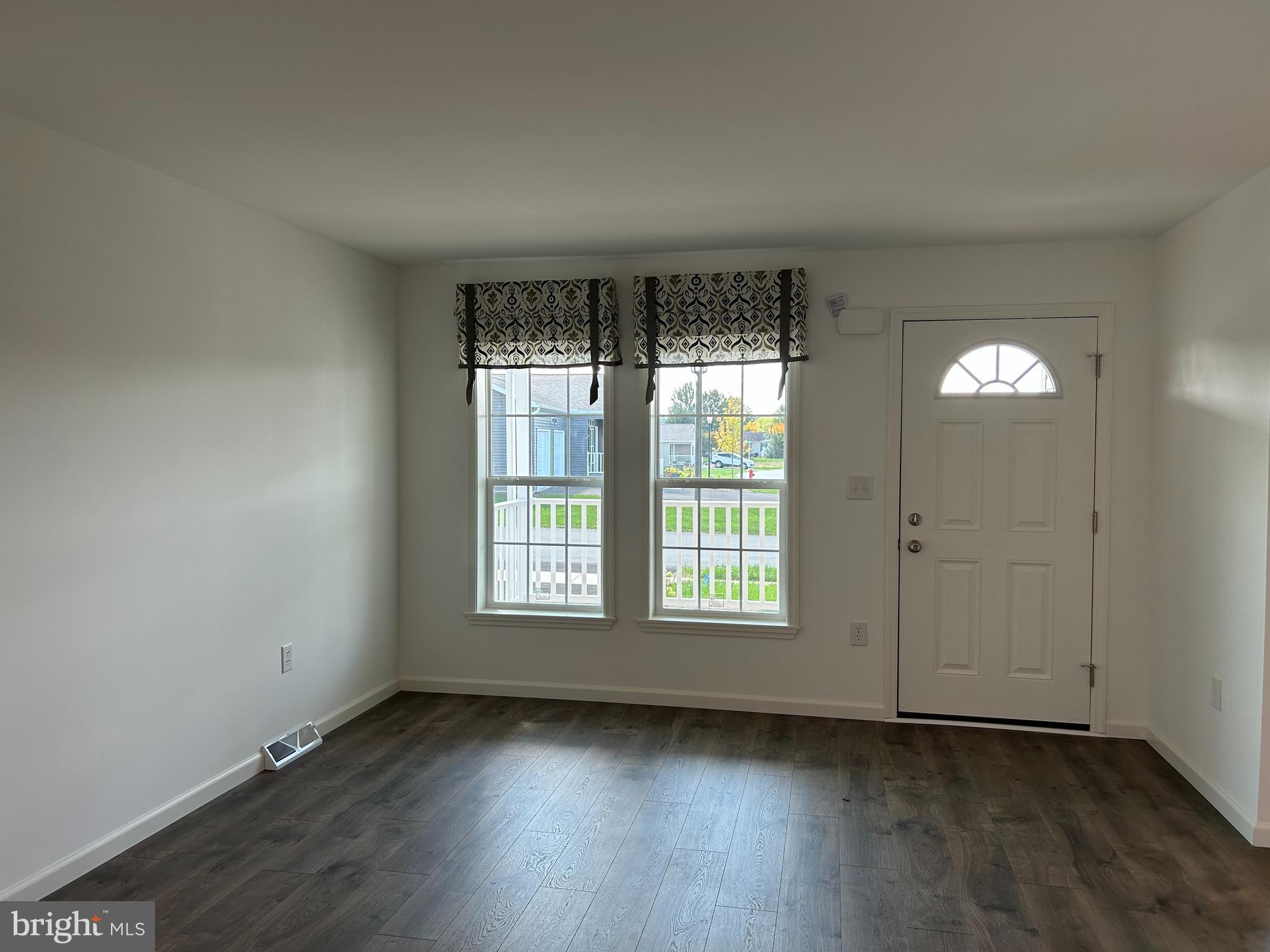 466 EASTWOOD LANE
