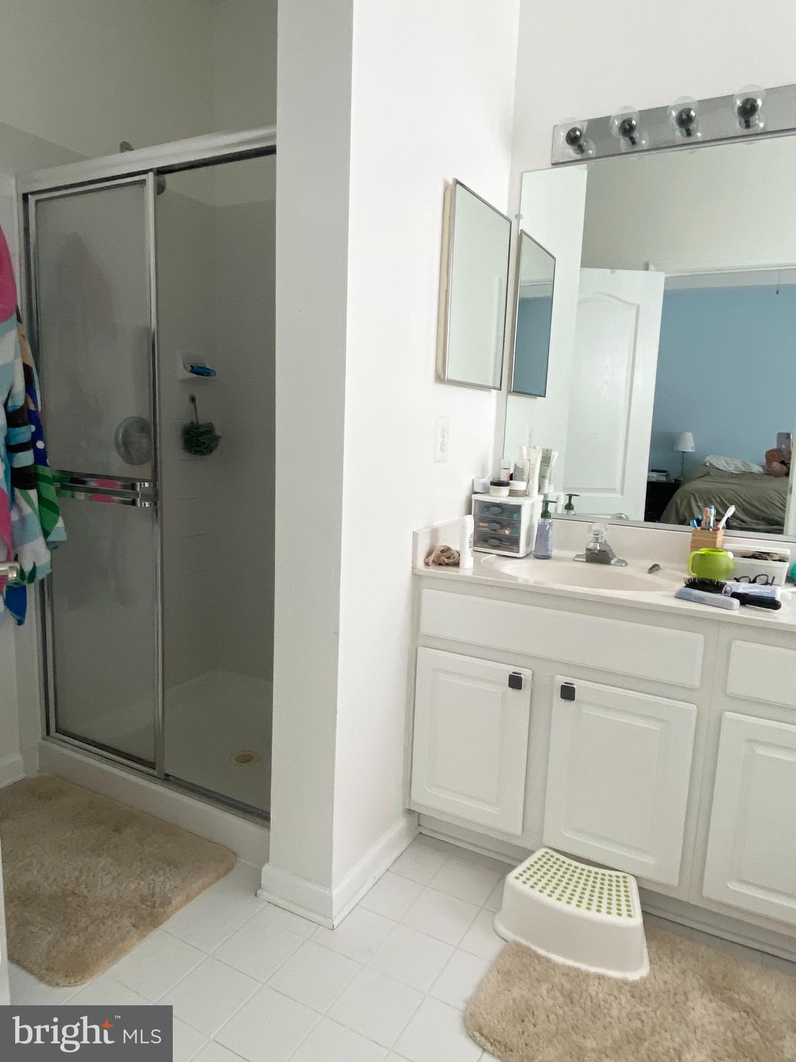 AUTUMN CHASE HUNT - Residential Lease