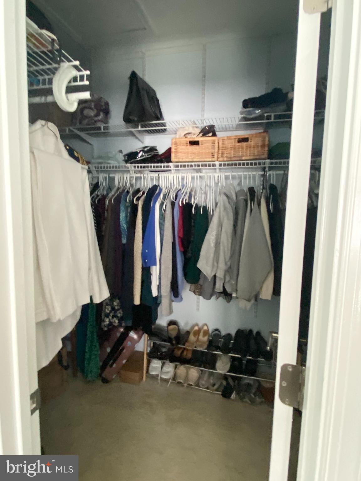 AUTUMN CHASE HUNT - Residential Lease