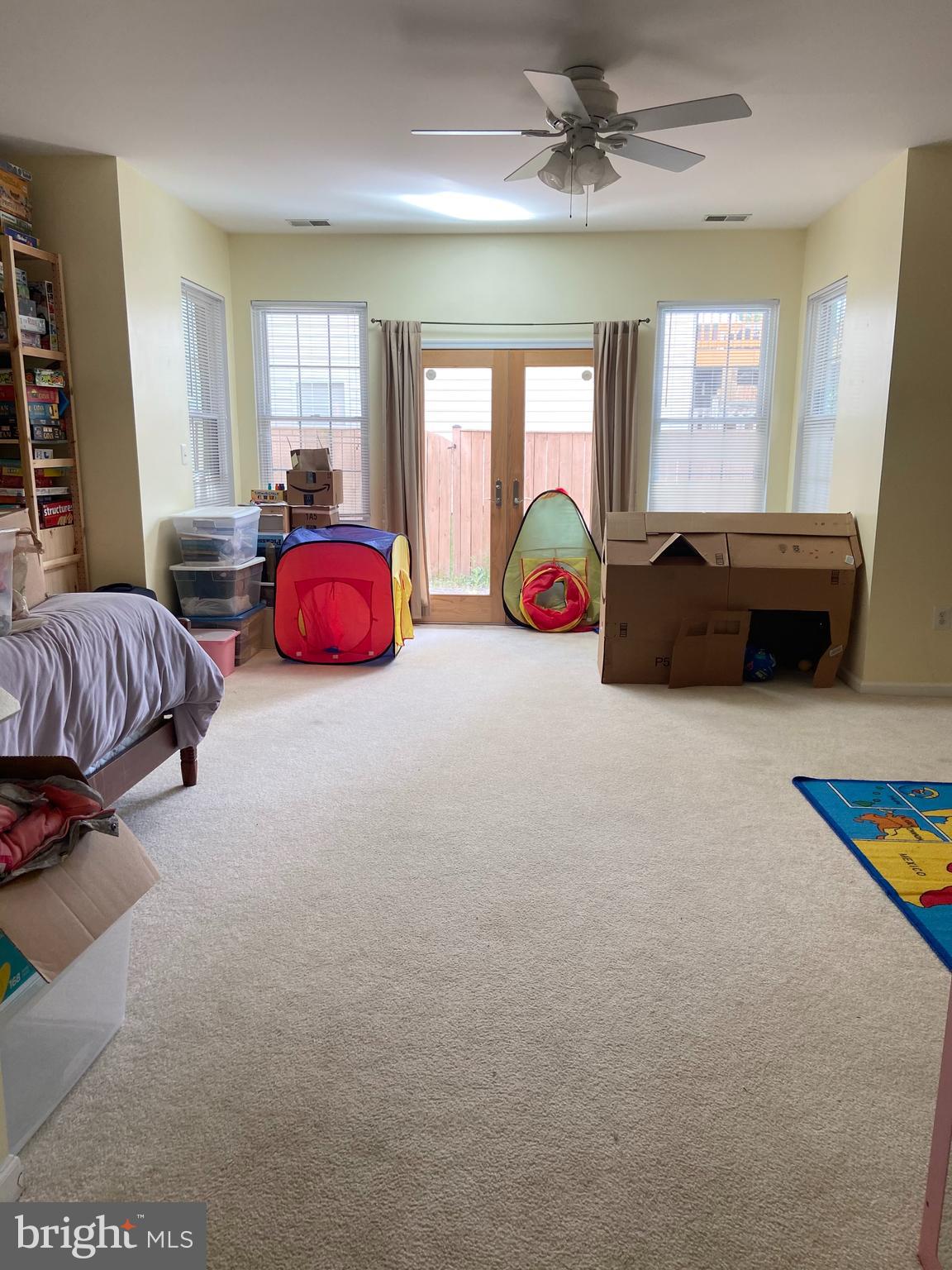 AUTUMN CHASE HUNT - Residential Lease