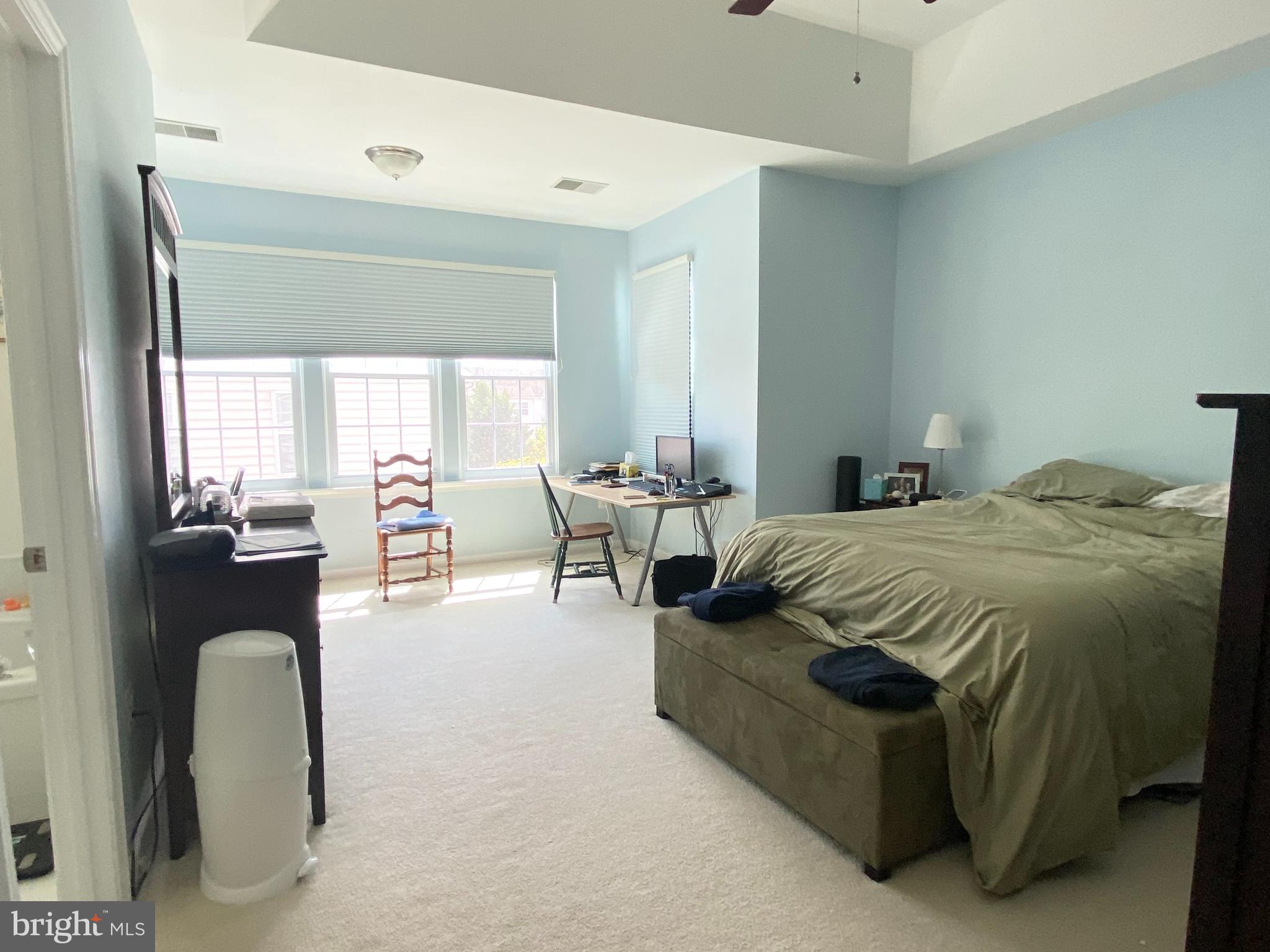 AUTUMN CHASE HUNT - Residential Lease