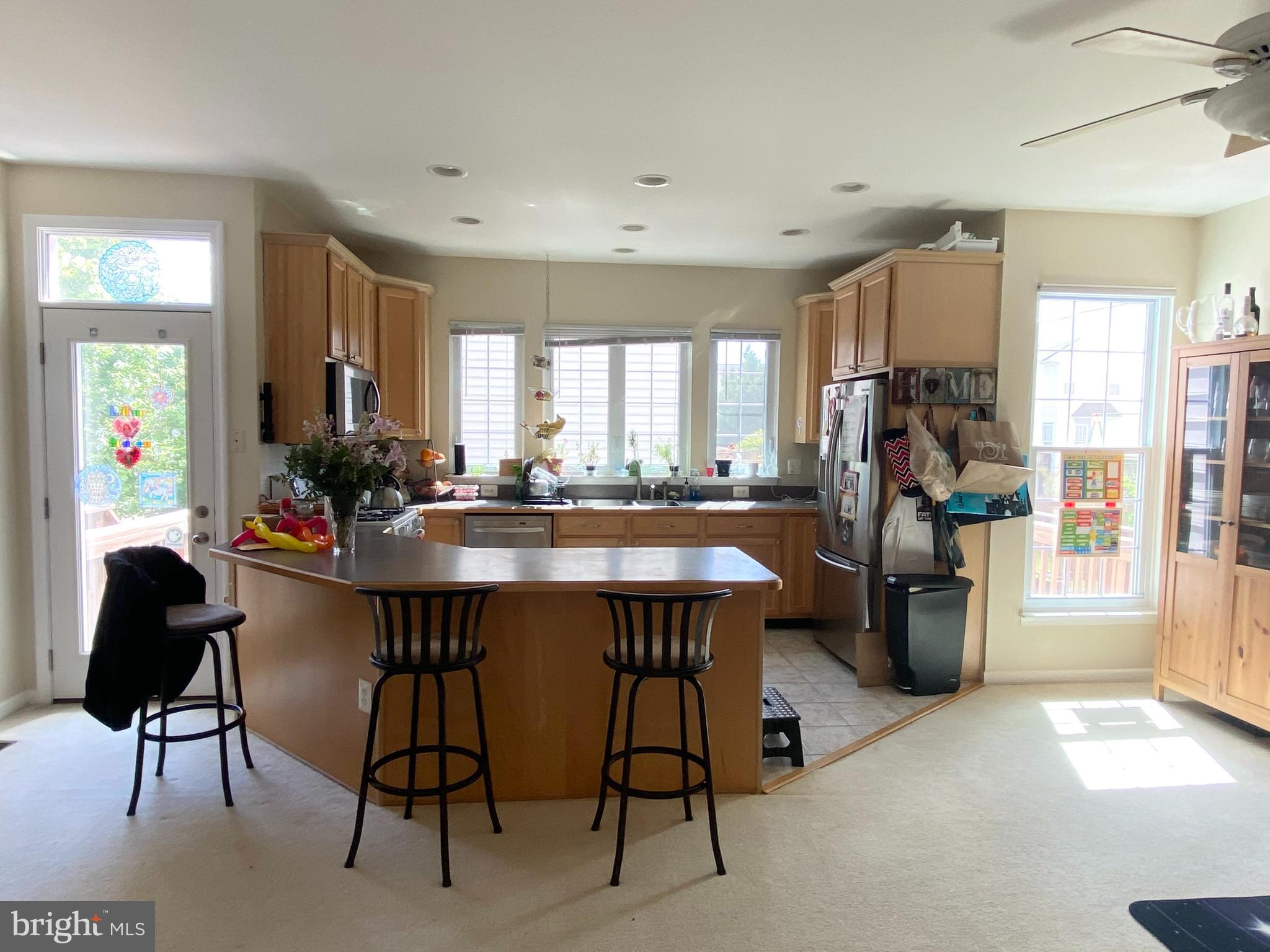 AUTUMN CHASE HUNT - Residential Lease