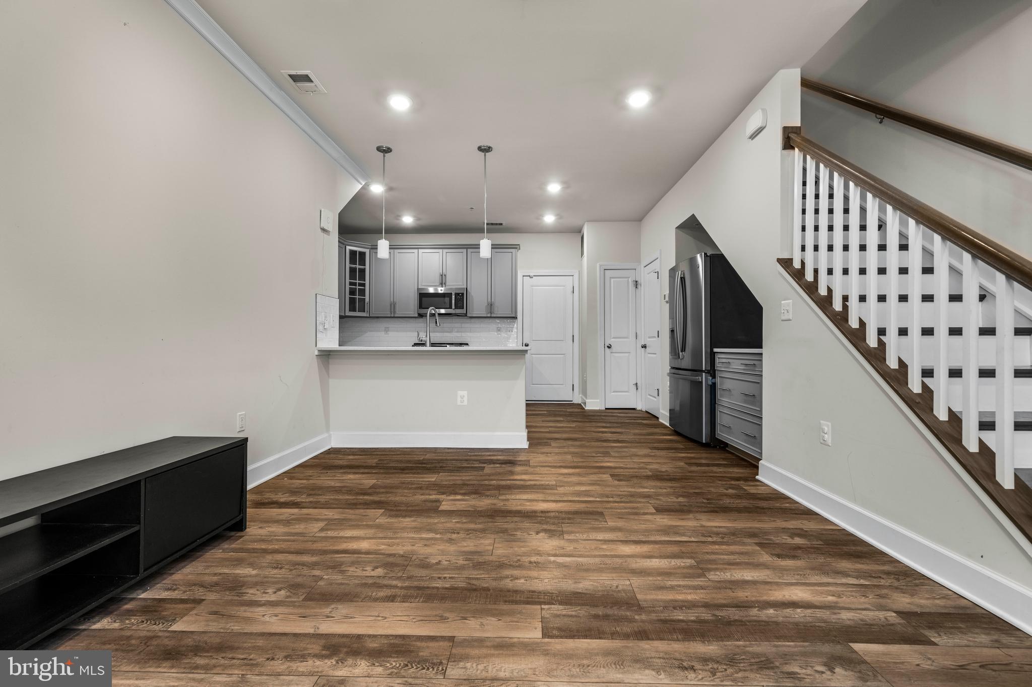 METRO WALK AT MOOREFIELD STATION - Residential