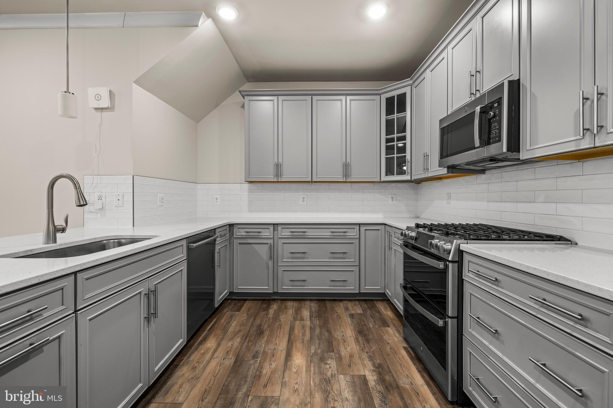 METRO WALK AT MOOREFIELD STATION - Residential