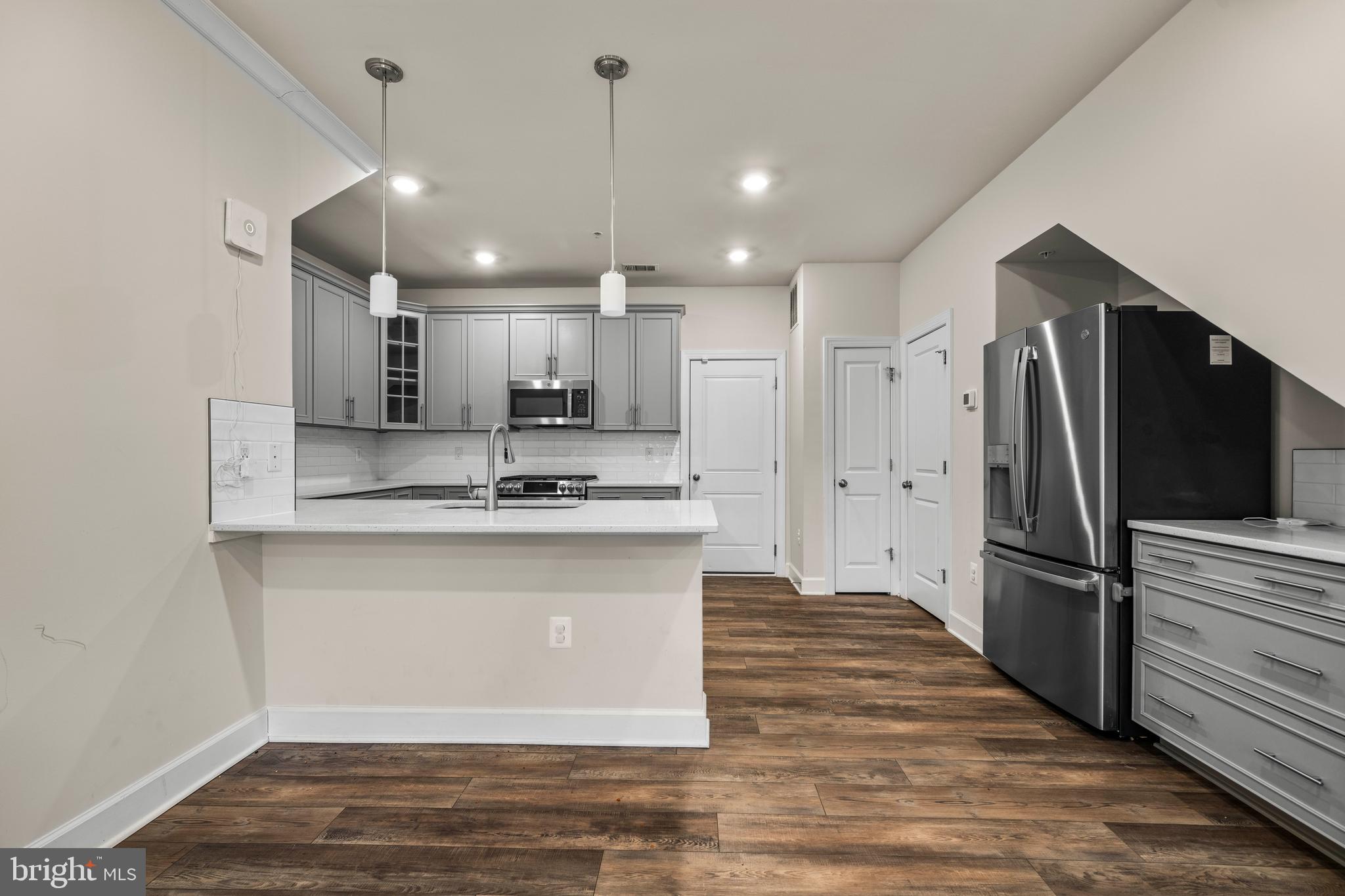 METRO WALK AT MOOREFIELD STATION - Residential