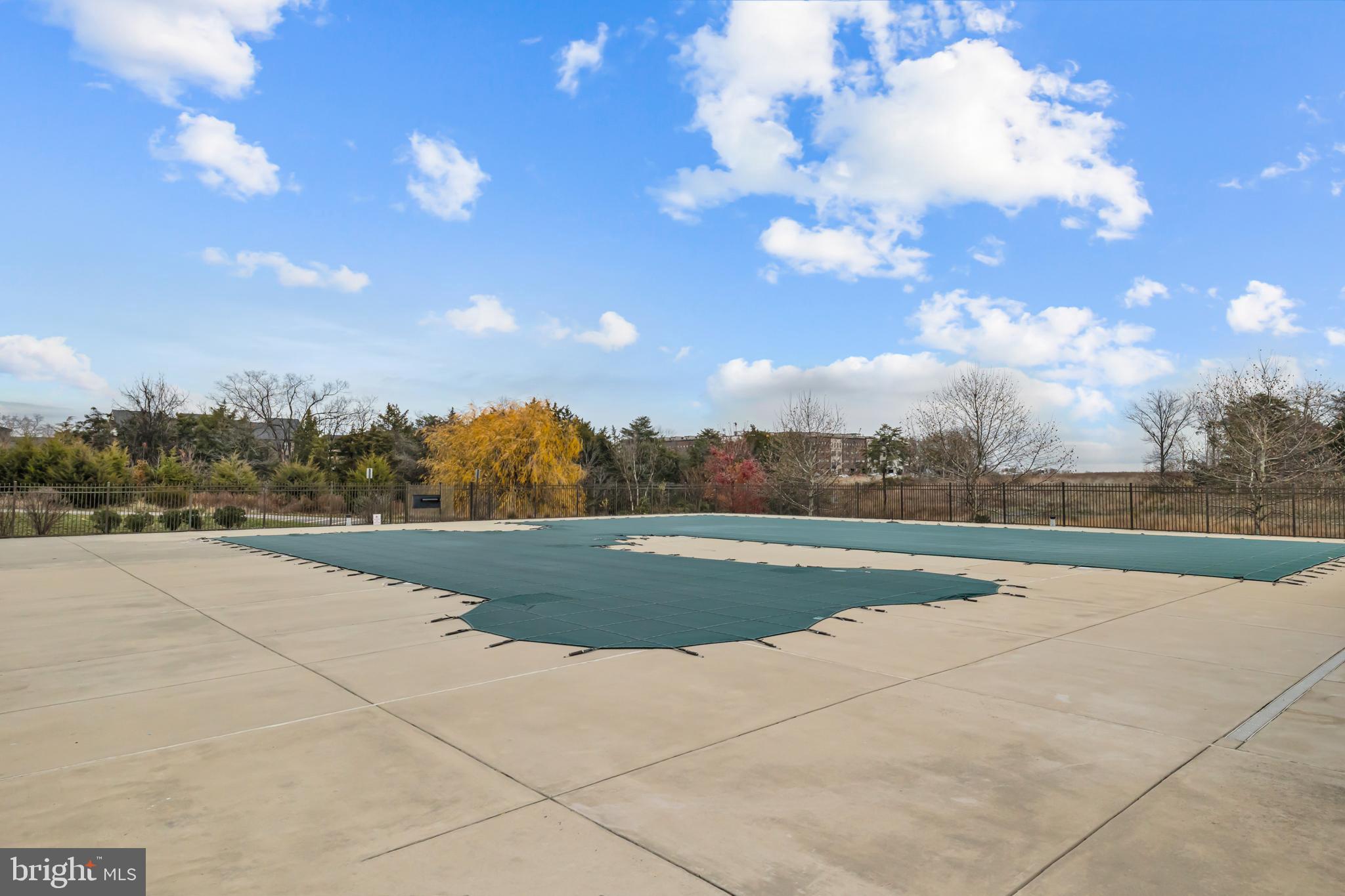 METRO WALK AT MOOREFIELD STATION - Residential