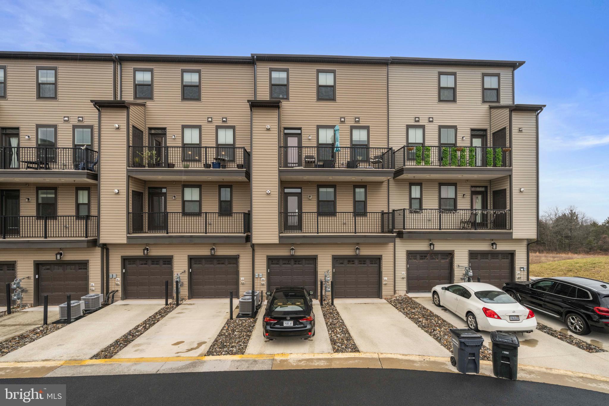 METRO WALK AT MOOREFIELD STATION - Residential