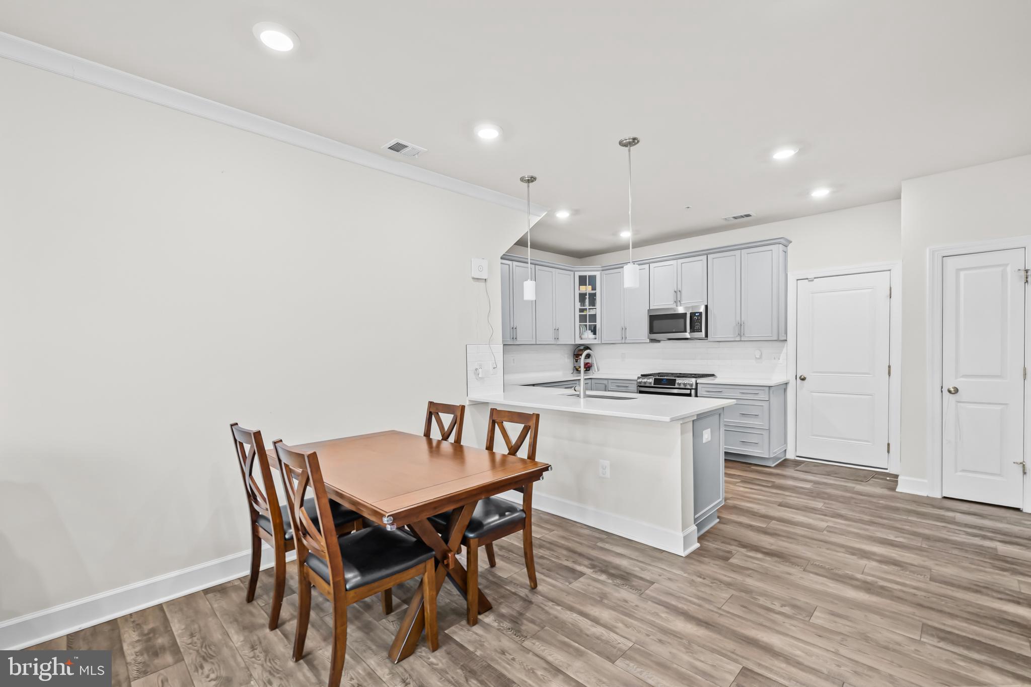 METRO WALK AT MOOREFIELD STATION - Residential