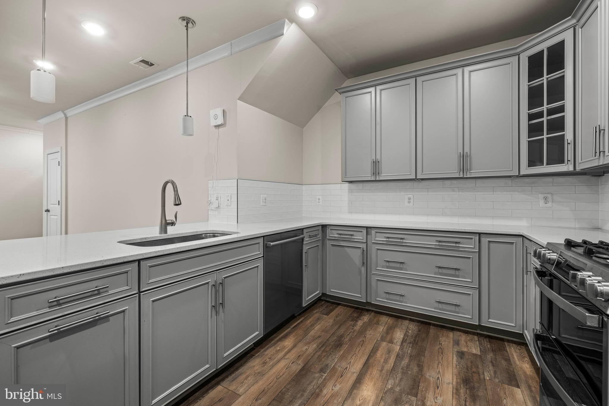 METRO WALK AT MOOREFIELD STATION - Residential