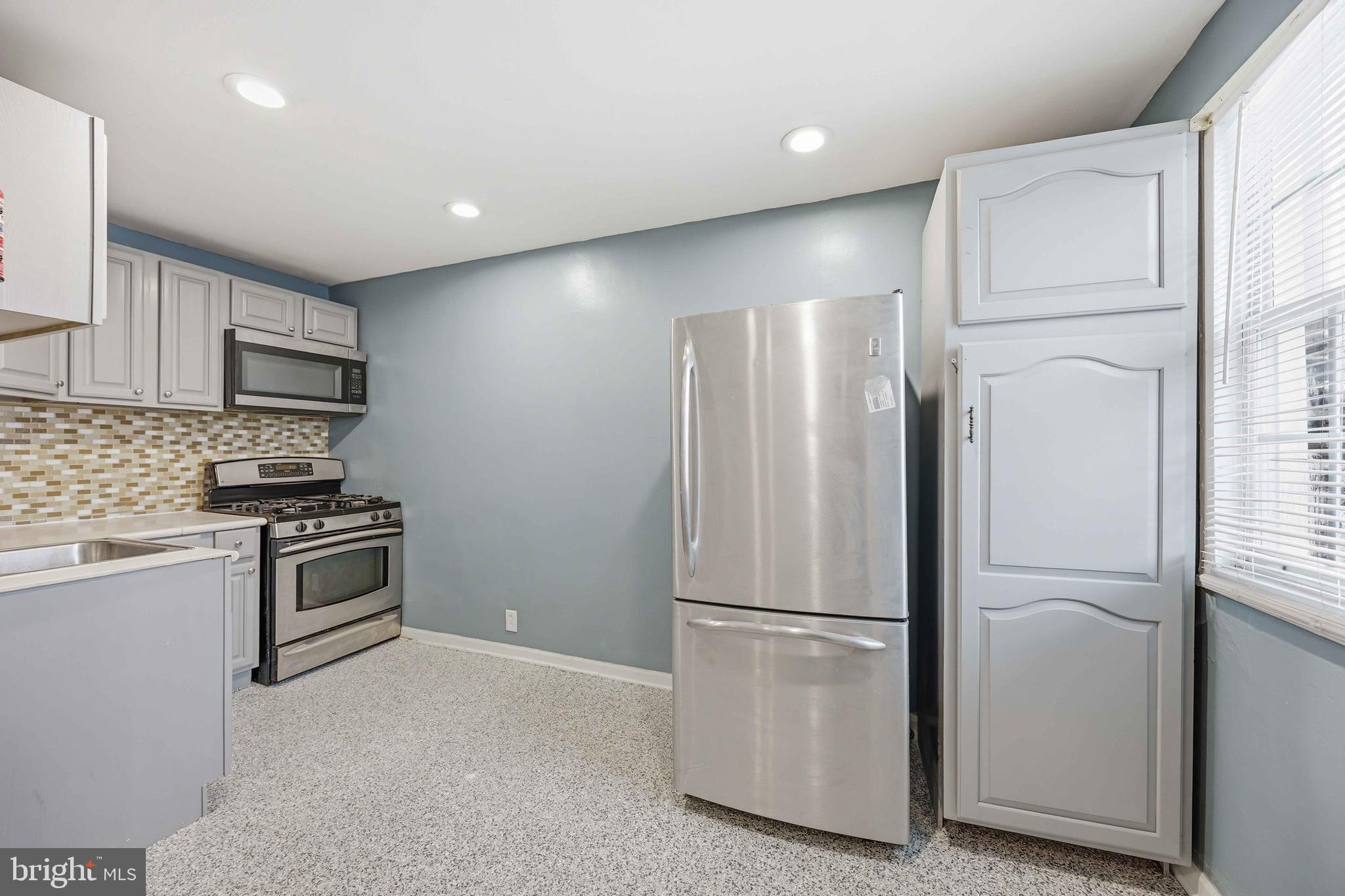 PHILADELPHIA (SOUTHWEST) - Residential