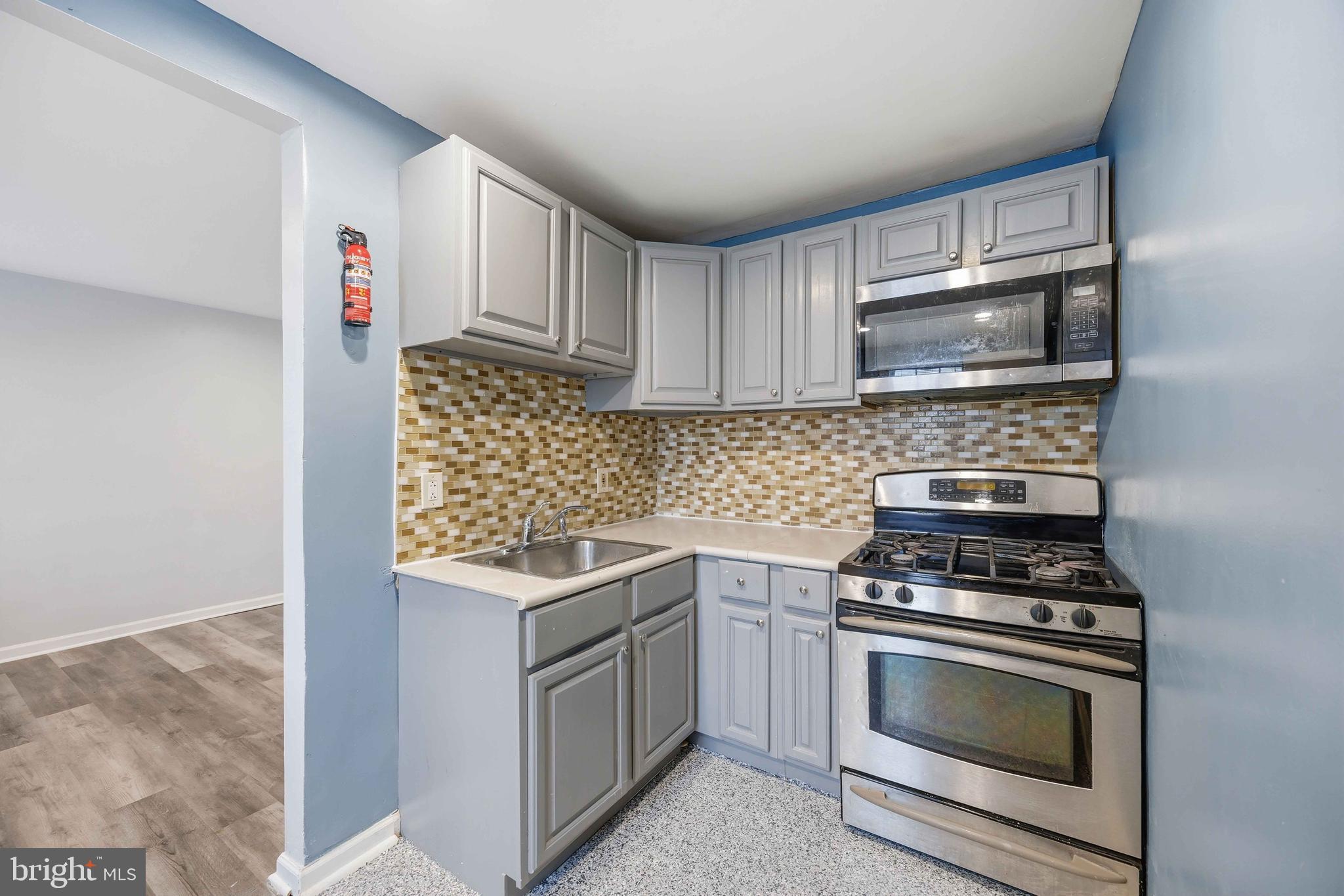 PHILADELPHIA (SOUTHWEST) - Residential