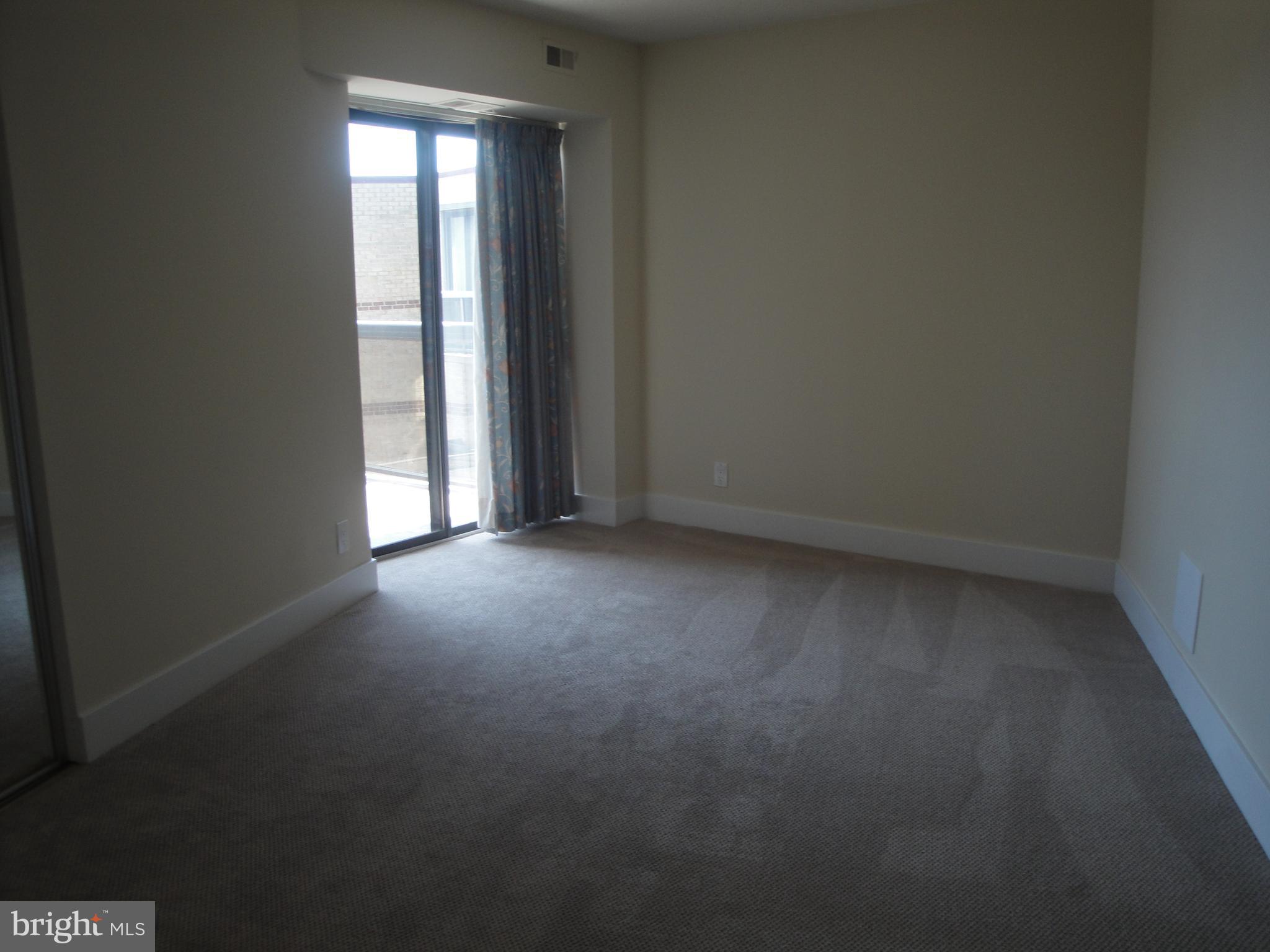 ROTONDA - Residential Lease