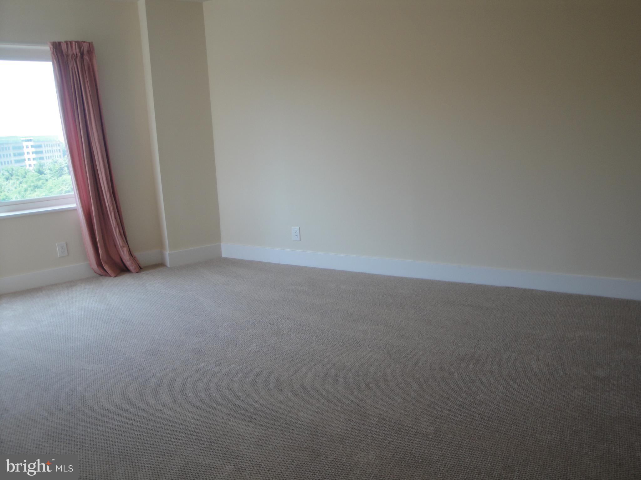 ROTONDA - Residential Lease