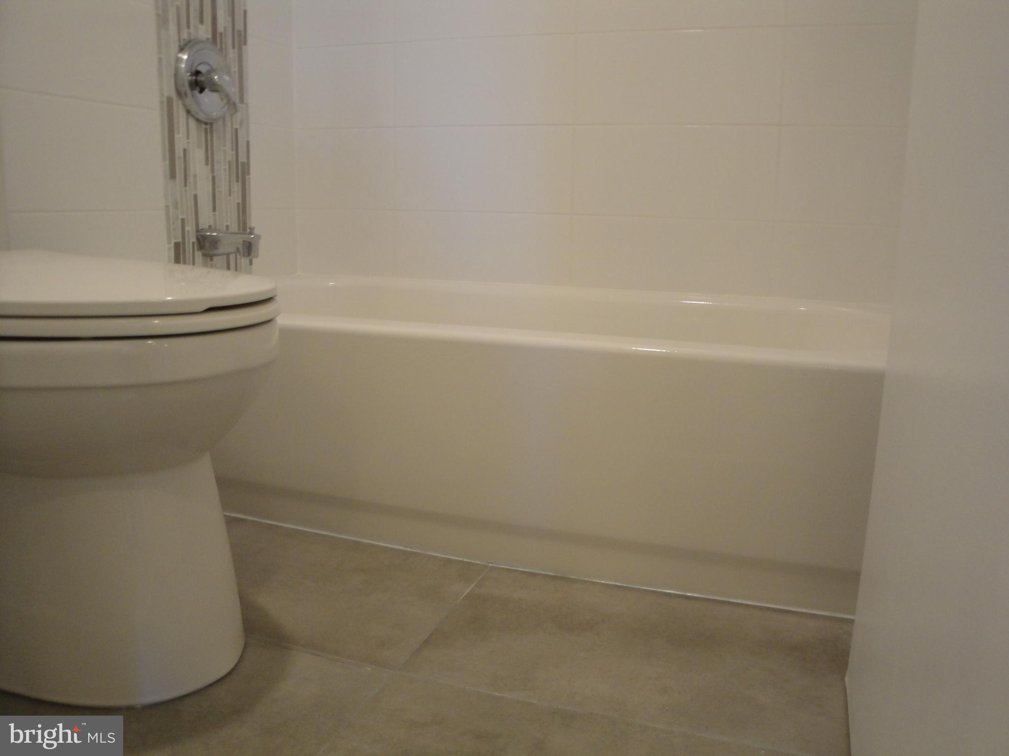 ROTONDA - Residential Lease