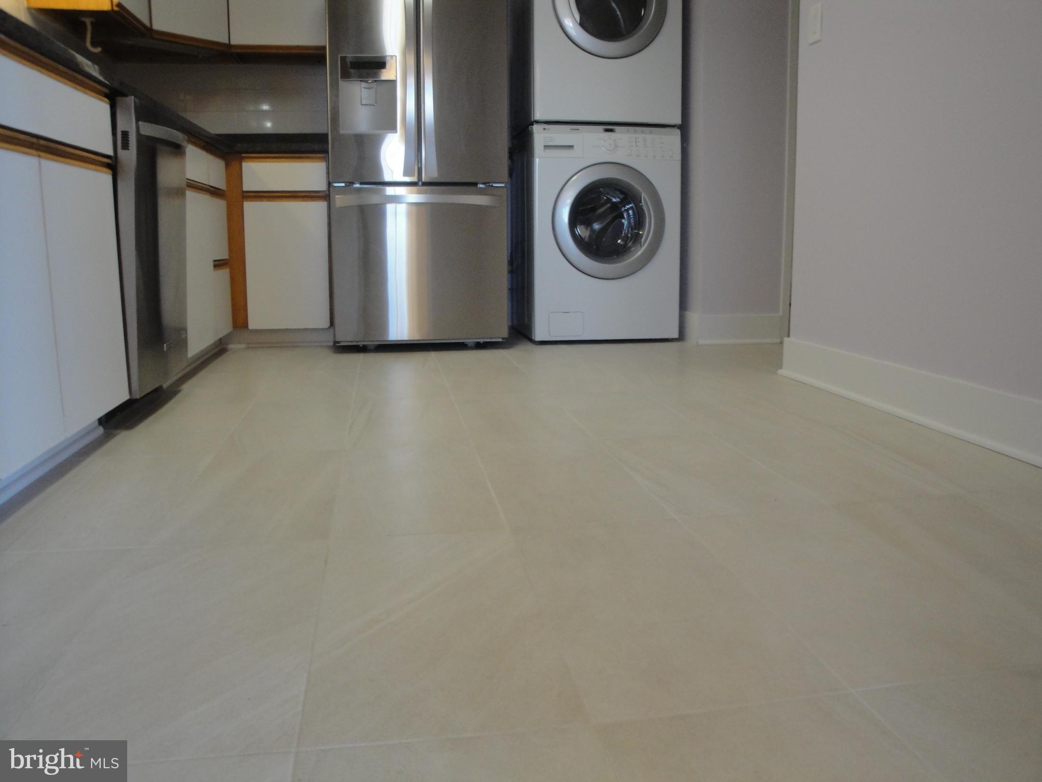 ROTONDA - Residential Lease