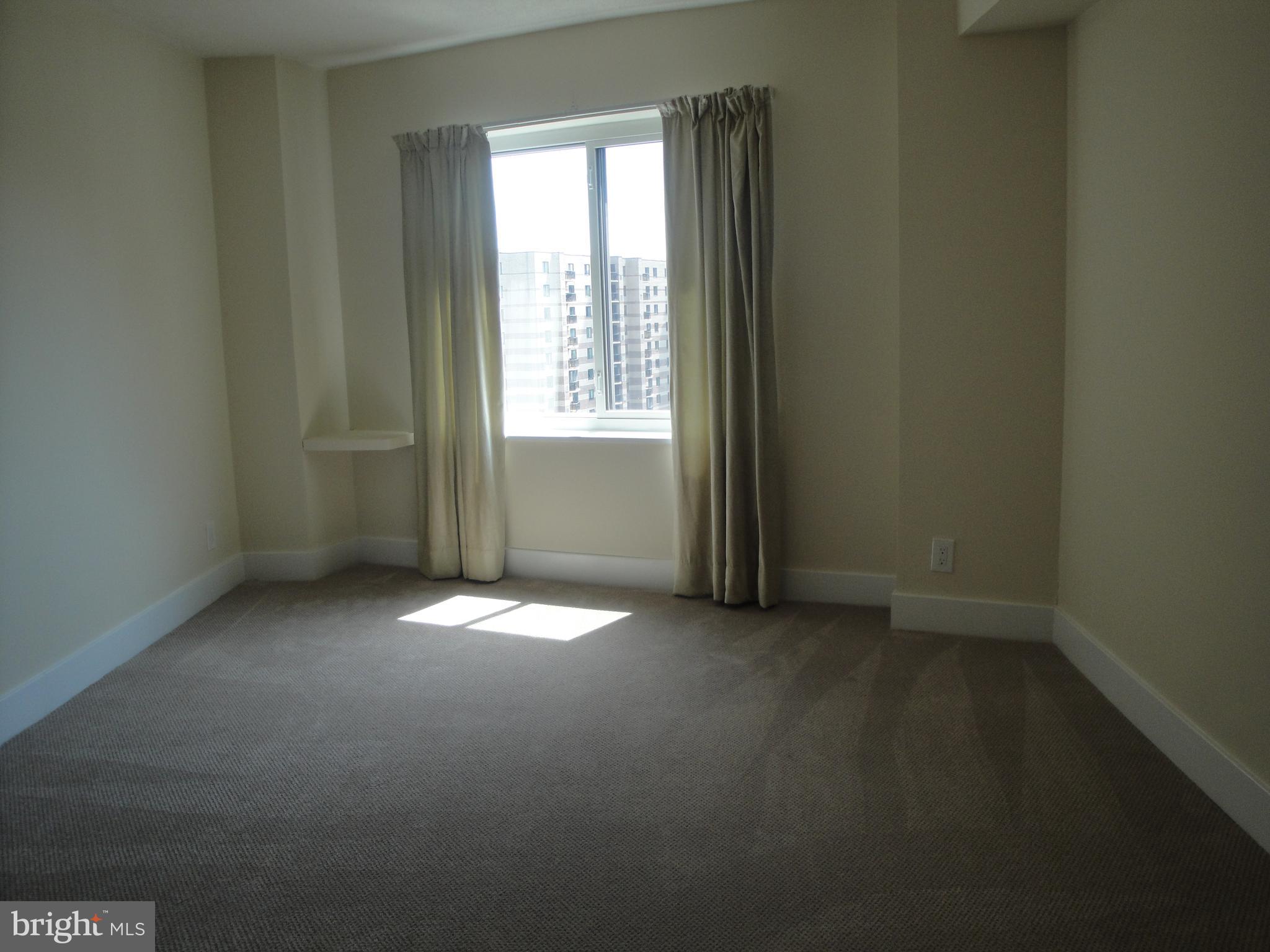 ROTONDA - Residential Lease