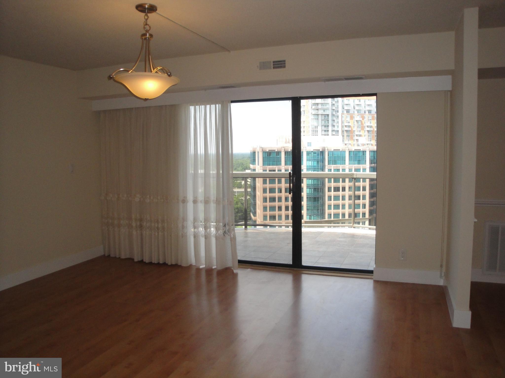 ROTONDA - Residential Lease