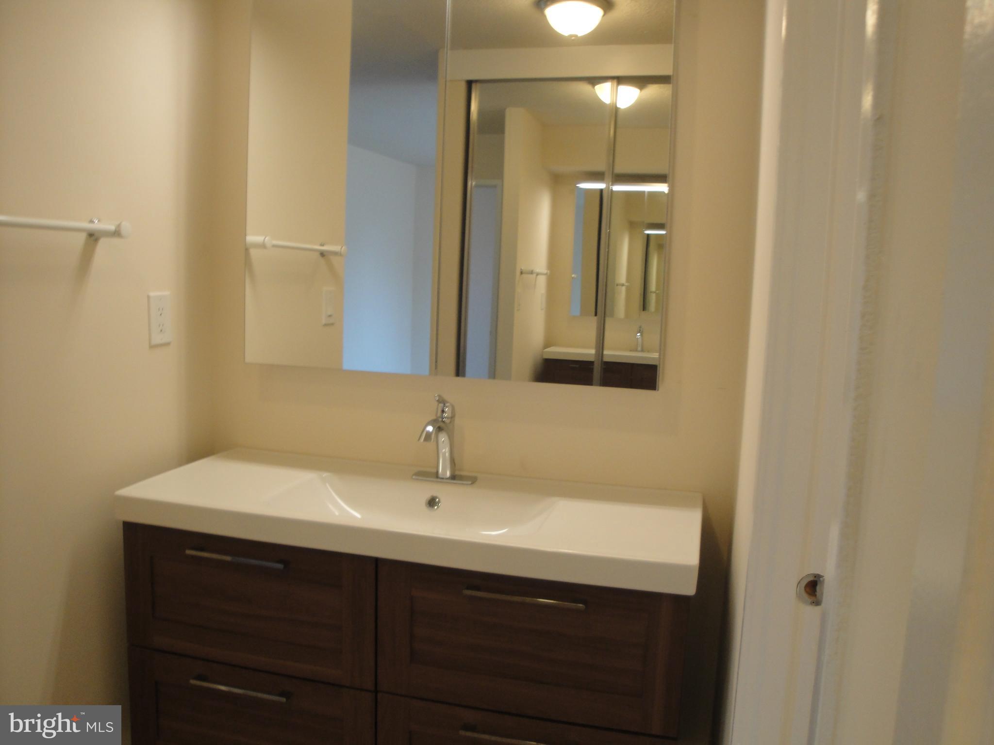 ROTONDA - Residential Lease