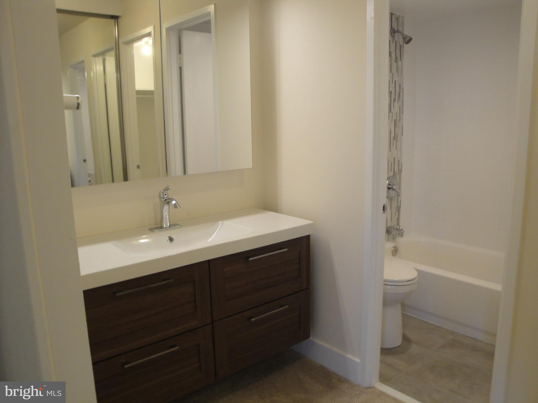 ROTONDA - Residential Lease