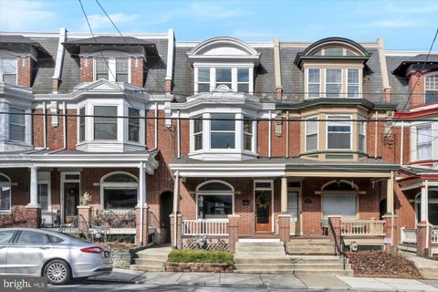 Photo of 565 W LEMON ST, LANCASTER, PA 17603 (MLS # PALA2032880)