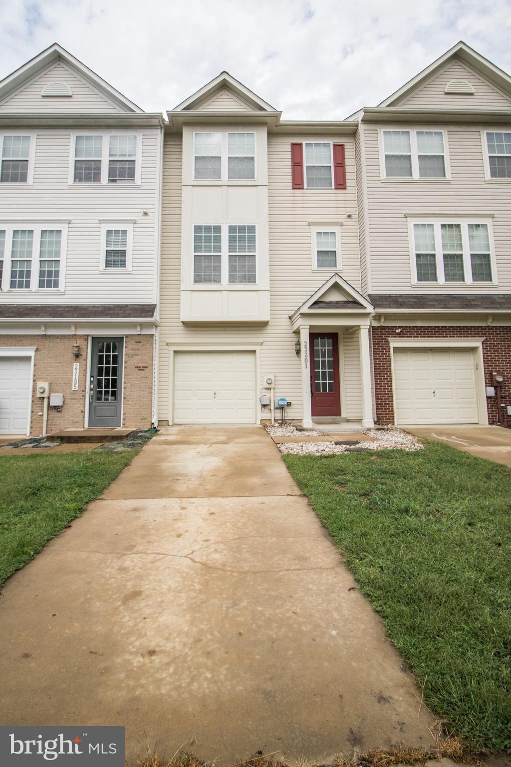 23201 FOXGLOVE STREET
