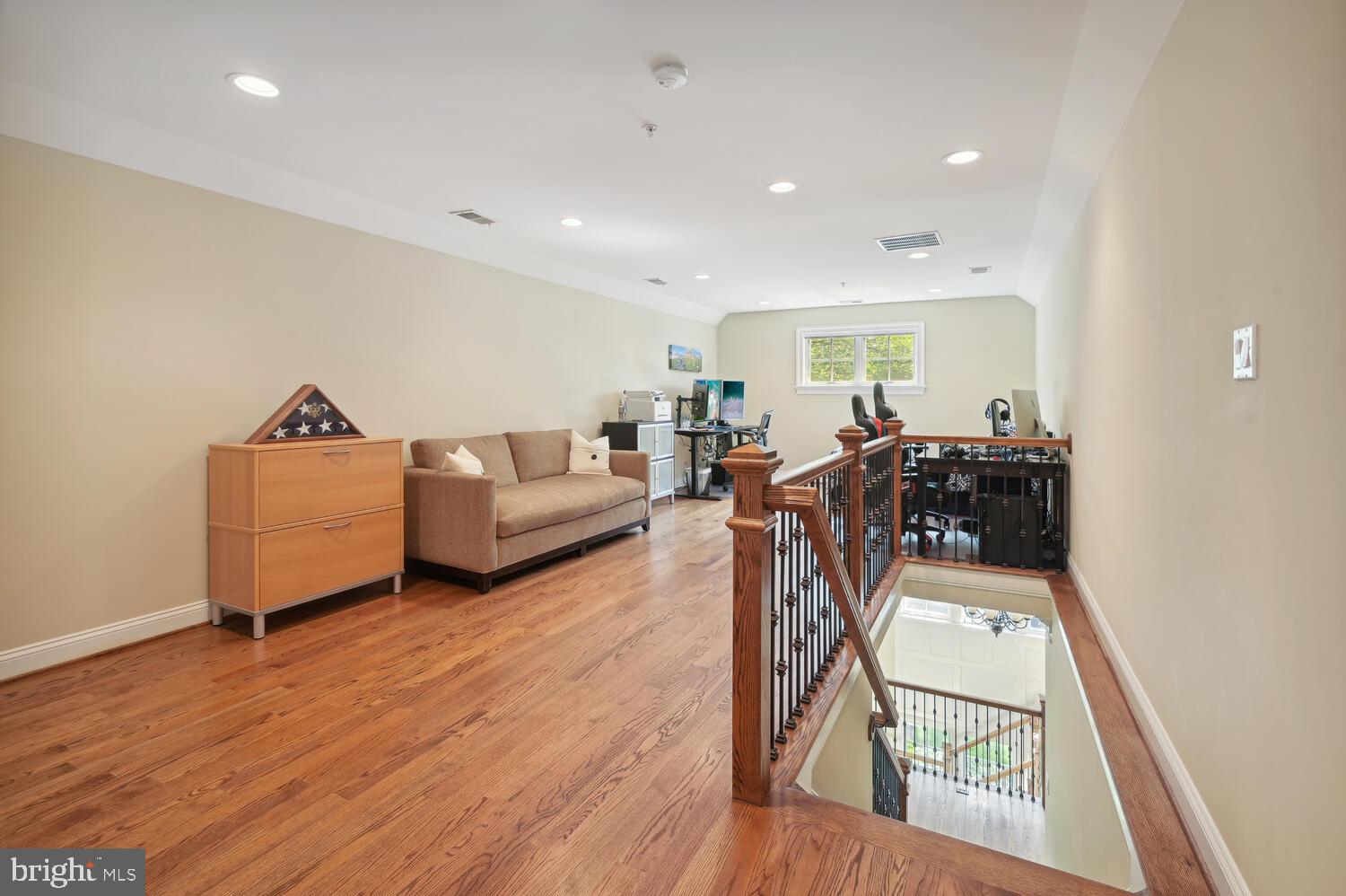 OAKWOOD KNOLLS - Residential