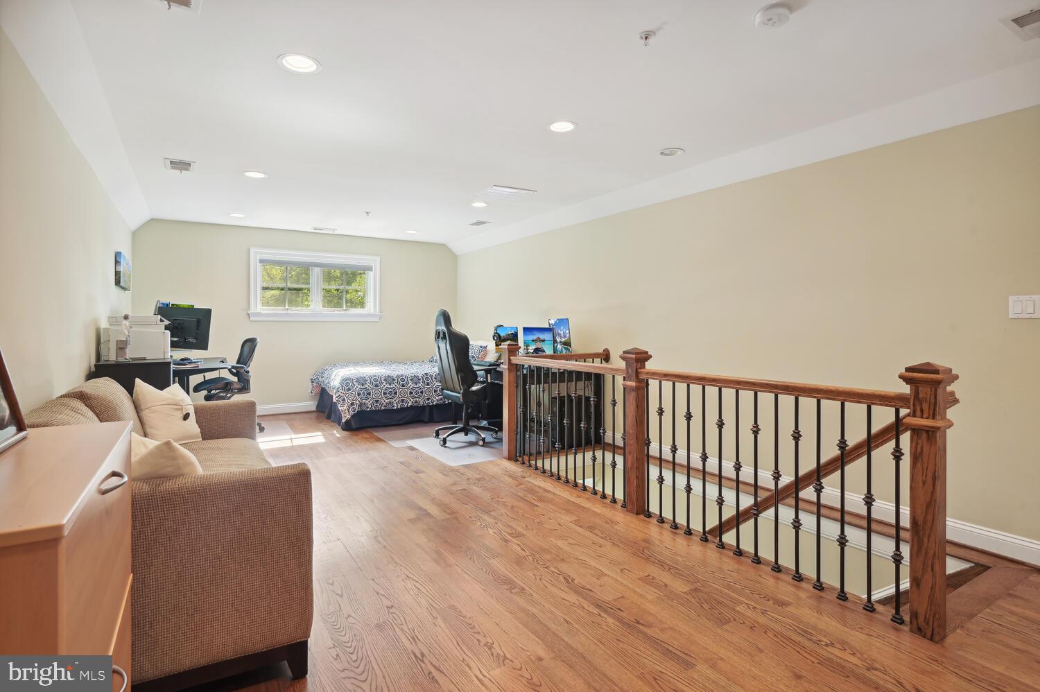 OAKWOOD KNOLLS - Residential