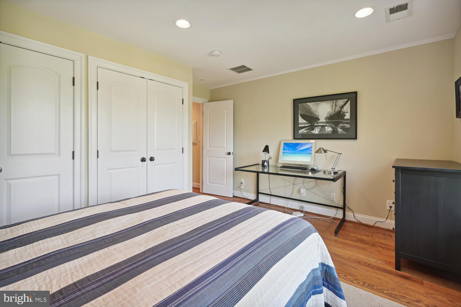 OAKWOOD KNOLLS - Residential